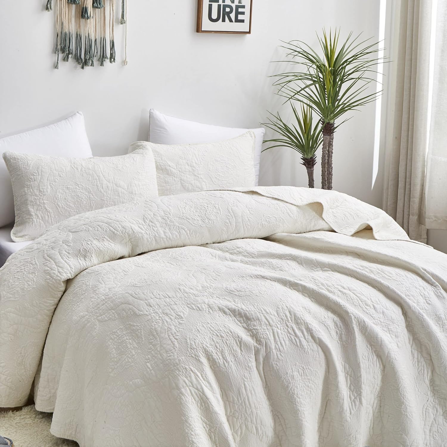 Tache Cotton Damask Paisley Vanilla Cream Ivory Elegant Matelassé Embroidered Lightweight Coverlet Quilt 3 Piece Set, King