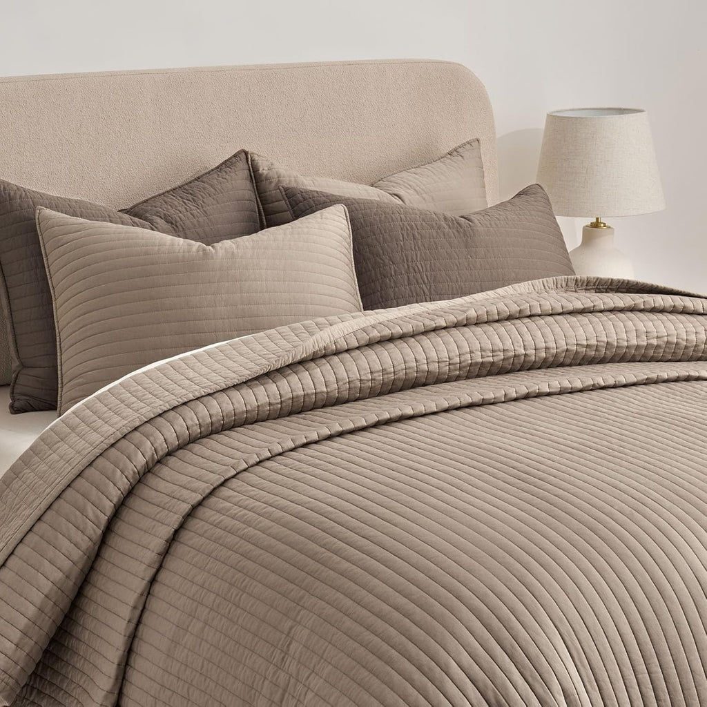 EVERGRACEHOME Cotton Sateen Quilt Set King Size, Pre-Washed Cotton Channel Stitch Coverlet Bedspread, 3 Pieces Lightweight Soft Bedding Sets for All Season, with 2 Pillow Shams, Stone Taupe