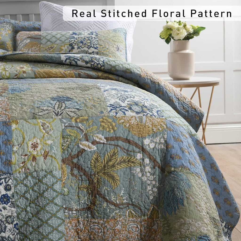 Yvooxny California King Quilt Set - Bohemian Farmhouse Patchwork Floral Pattern, Reversible Green, 110 x 118 Inch Quilt + 2 Pillowcases