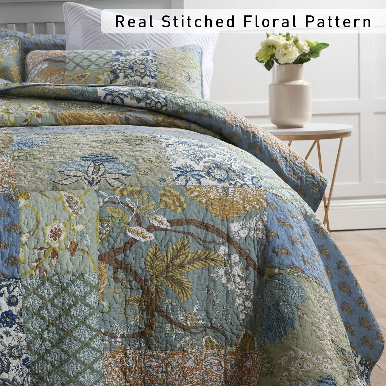 Yvooxny California King Quilt Set - Bohemian Farmhouse Patchwork Floral Pattern, Reversible Green, 110 x 118 Inch Quilt + 2 Pillowcases