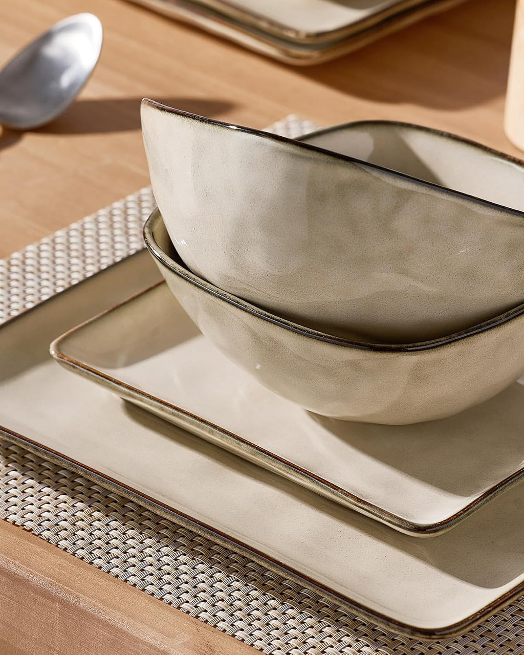 Famiware Stoneware Dinnerware Sets for 6, Ocean Square 18-Piece Kitchen Plates and Bowls Sets, Microwave and Dishwasher Safe, Scratch Resistant, Light khaki