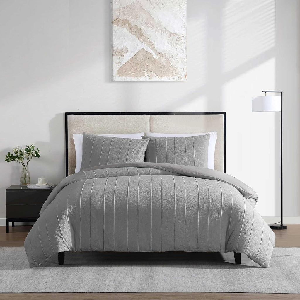 Vera Wang - King Comforter Set, Soft Cotton Bedding w/Smooth Cotton Percale Reverse, Lightweight for Year Round Comfort, 3 Piece Bed Set w/Matching Pillowcases (Woven Tucks Grey)