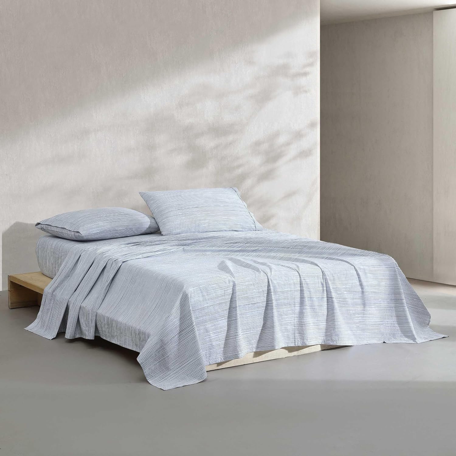 Calvin Klein - King Size Sheets Set, Crisp & Tailored Cooling Sheets w/a Naturally Smooth Cotton Percale Lightweight Feel - Bed Sheets with Matching Pillowcases & Fitted Sheet (Wavy Stripe Blue)