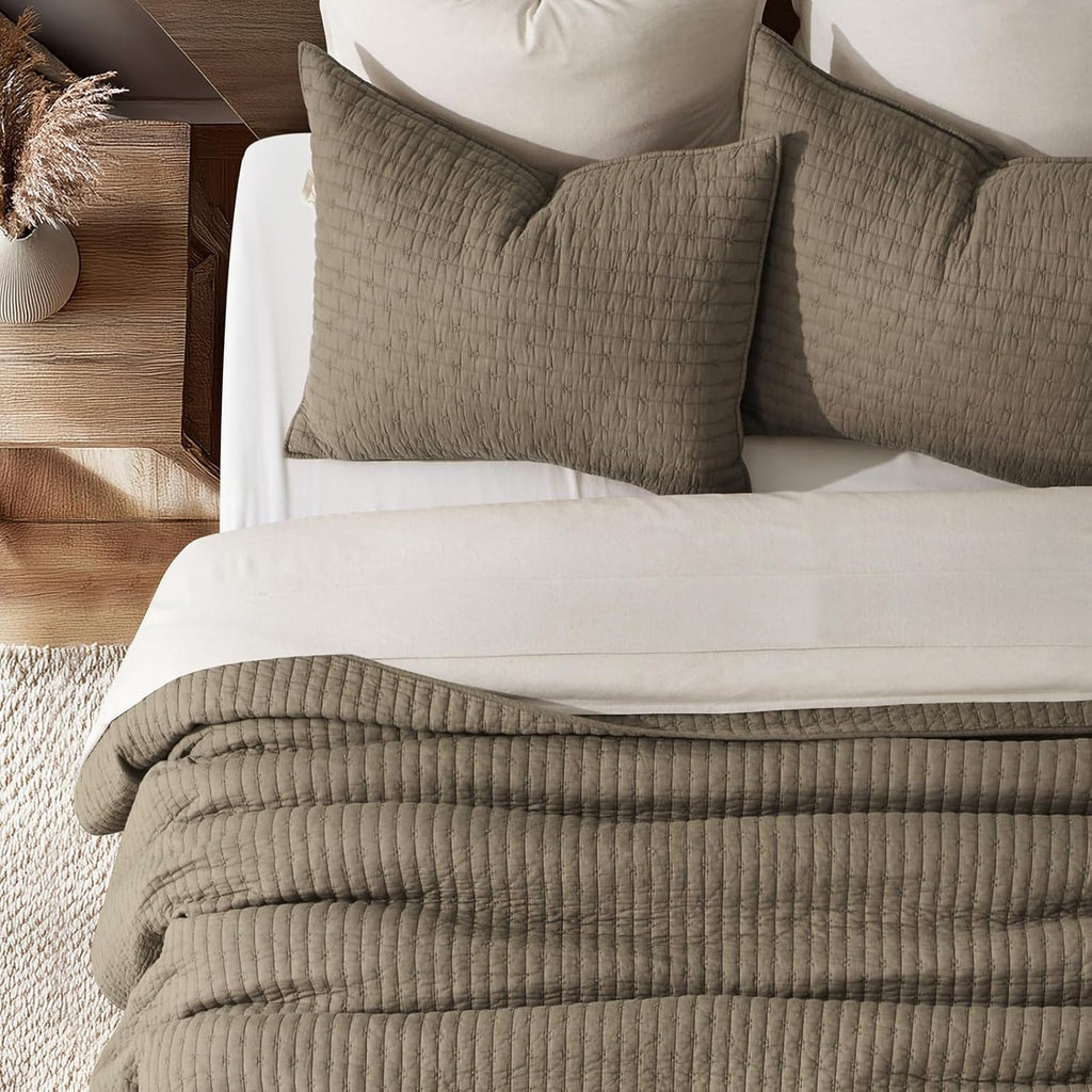 EVERGRACE Cross Stitch Pre-Washed Cotton Quilt Bedding Set Queen Size, Oversized 3 Pieces Lightweight Bedspread Coverlet for All Season, with 2 Matching Shams, Mocha Brown, 92'x96'