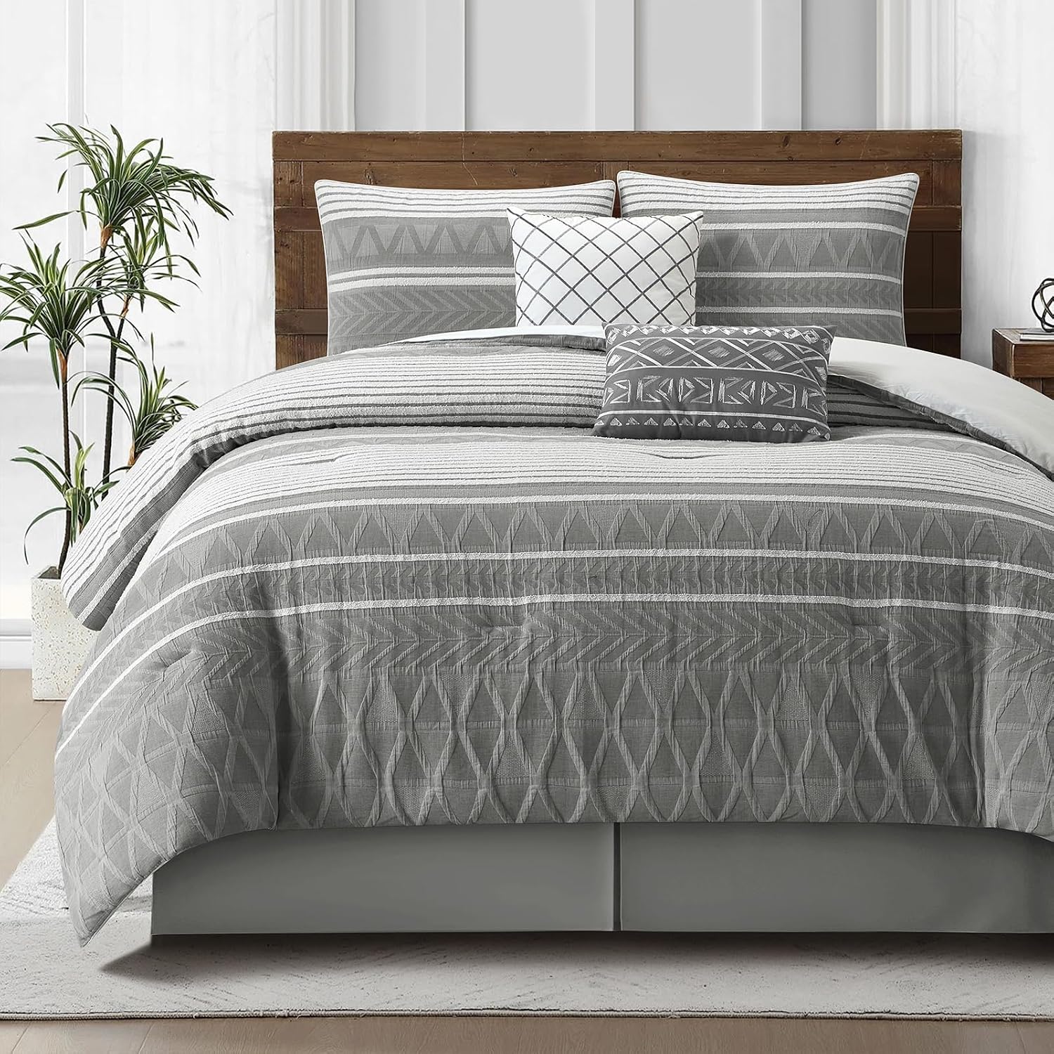 LANCO MODERN LIFESTYLE Cotton Comforter Set California King, Gorgeous Geometric Jacquard, Grey Soft Lightweight Bedding Set for All Seasons, 6 Pieces Bedskirt, Pillow Shams and Decor Pillows
