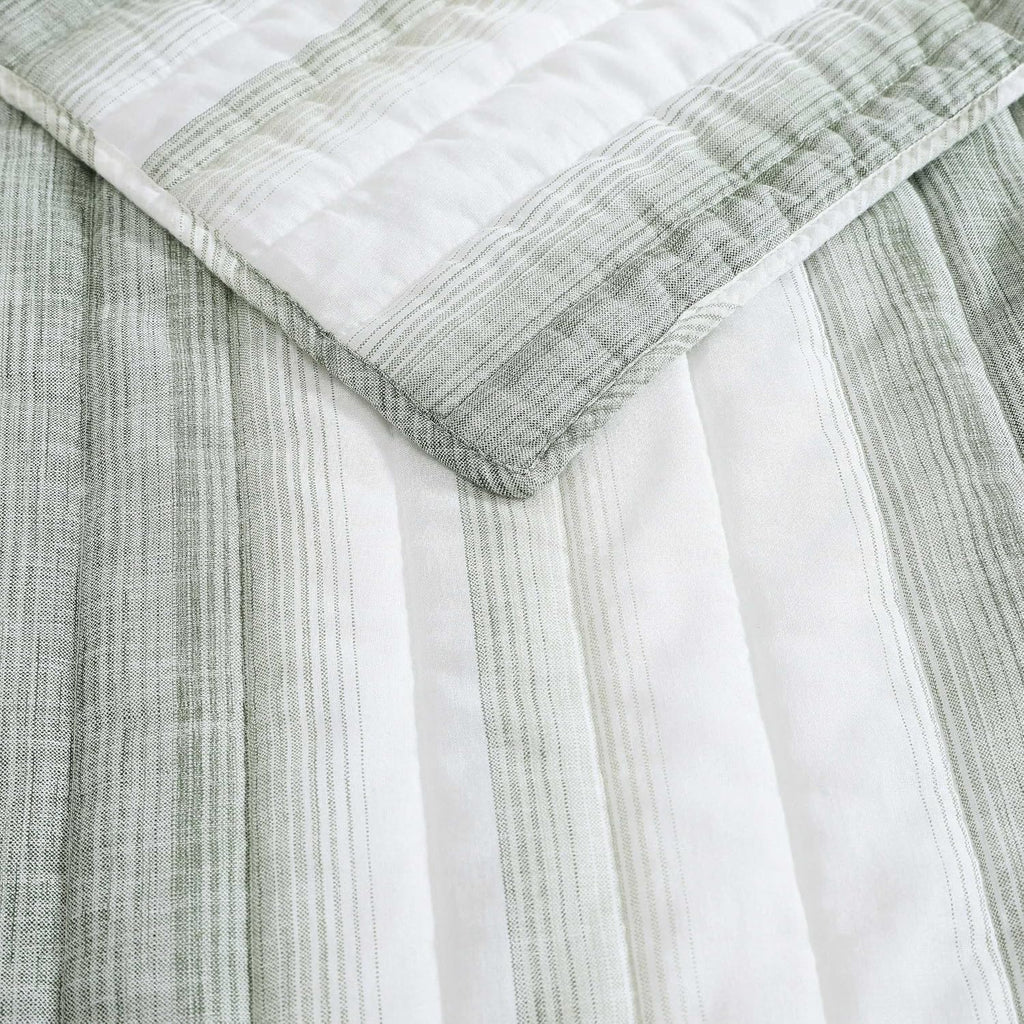 Tommy Bahama - Quilt Set, Luxuriously Soft Textured Bedding with Matching Shams, Striped Design, Modern Home Essentials (La Prisma Green, Full/Queen)