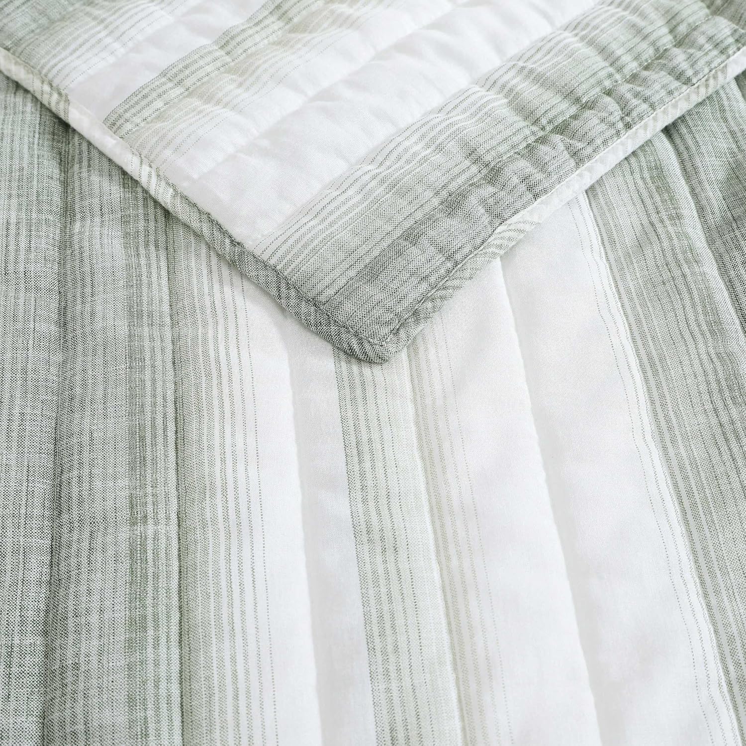 Tommy Bahama - Quilt Set, Luxuriously Soft Textured Bedding with Matching Shams, Striped Design, Modern Home Essentials (La Prisma Green, Full/Queen)