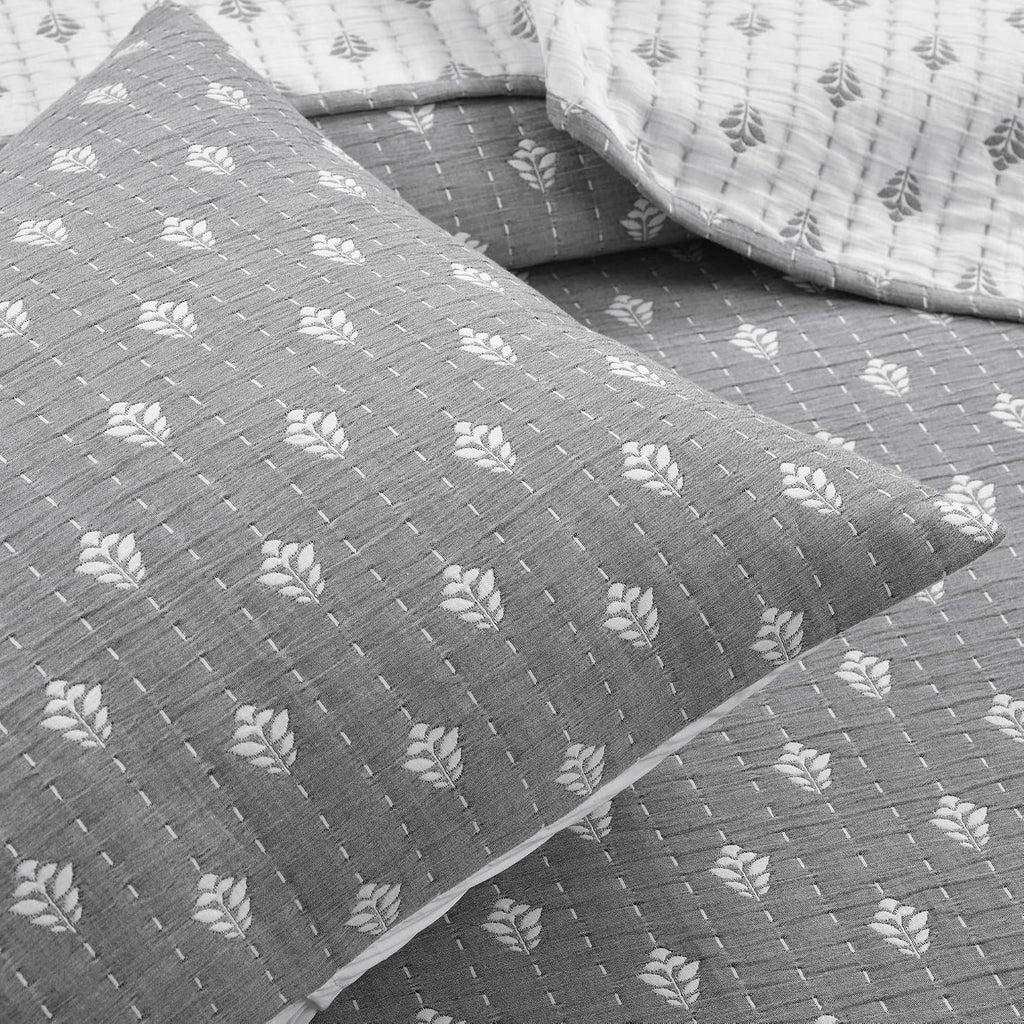Lush Decor Hygge Kantha Pick Stitch Yarn Dyed Cotton Jacquard 3 Piece Quilt/Coverlet Set, Full/Queen, Gray & Off-White