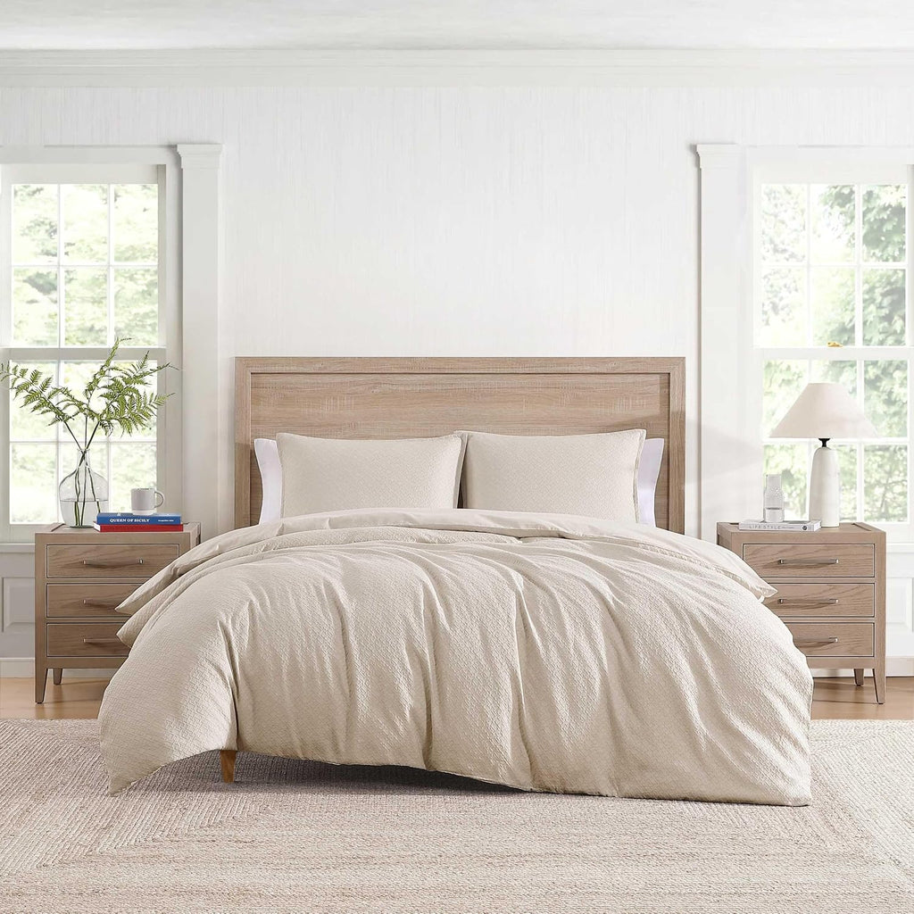 Tommy Hilfiger - King Comforter Set, Soft Textured Cotton Matelassé Bedding, Medium Weight for Year Round Comfort, 3 Piece Bed Set with Matching Pillowcases (Monogram Beige)