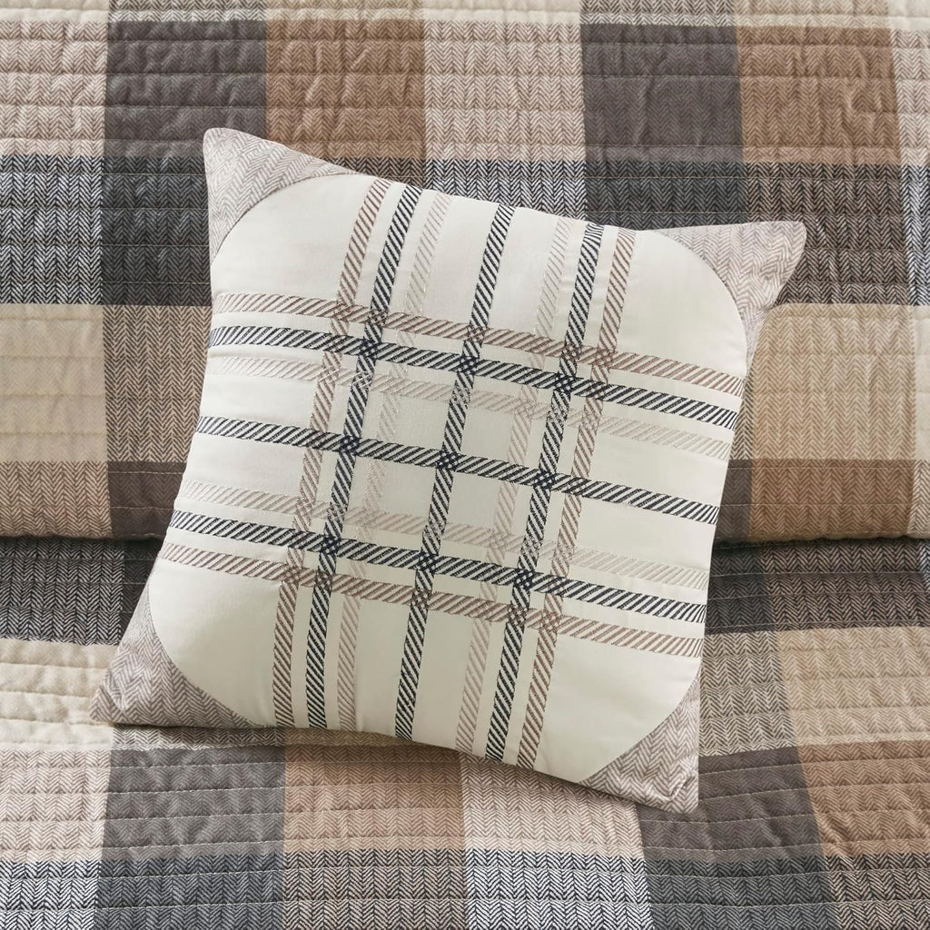 Madison Park Reversible Quilt Cabin Lifestyle Plaid Design - All Season, Breathable Coverlet Bedspread Bedding Set, Matching Shams, King/Cal King(104'x92'), Neutral 6 Piece