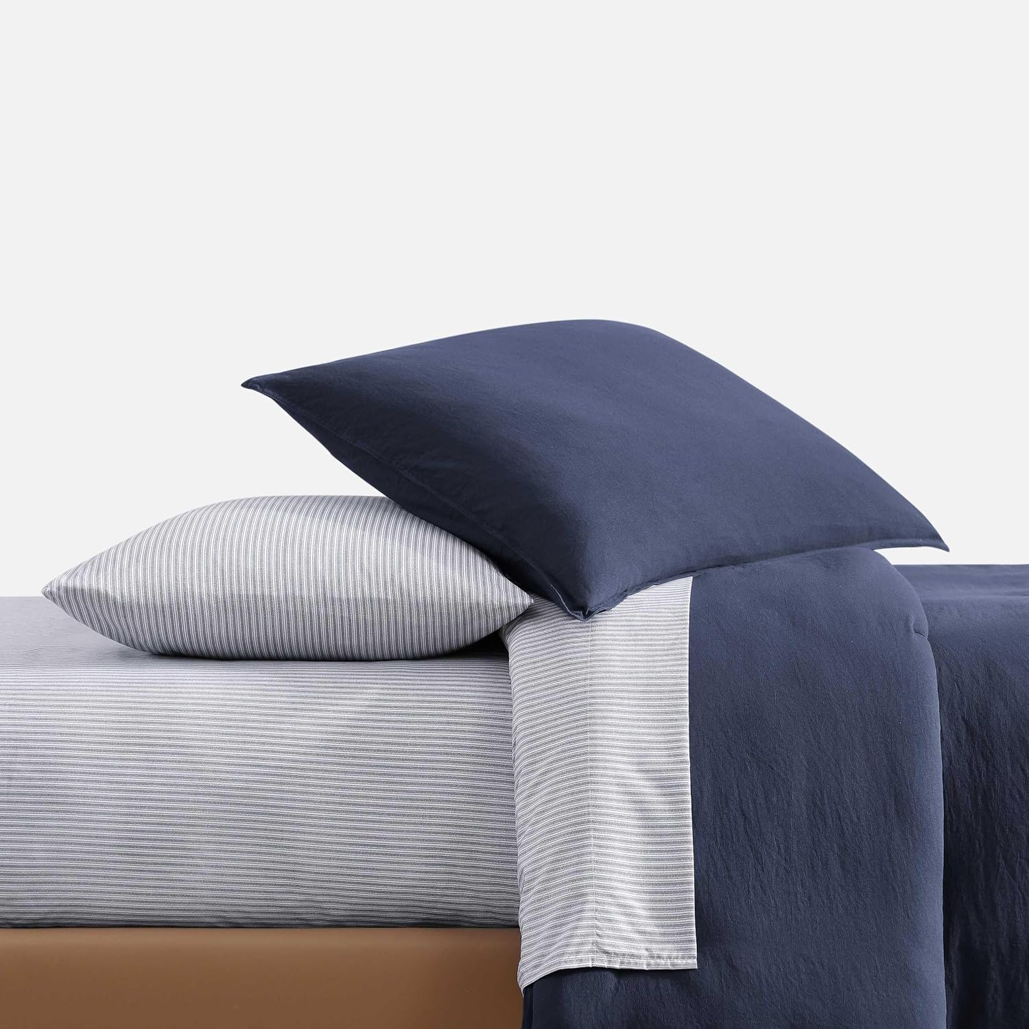 Tommy Hilfiger - Twin/Twin XL Bedding Set, Soft 5 Piece Comforter Set w/Matching Bed Sheets & Pillowcases, Medium Weight for Year Round Comfort (Solid Microfiber Blue)
