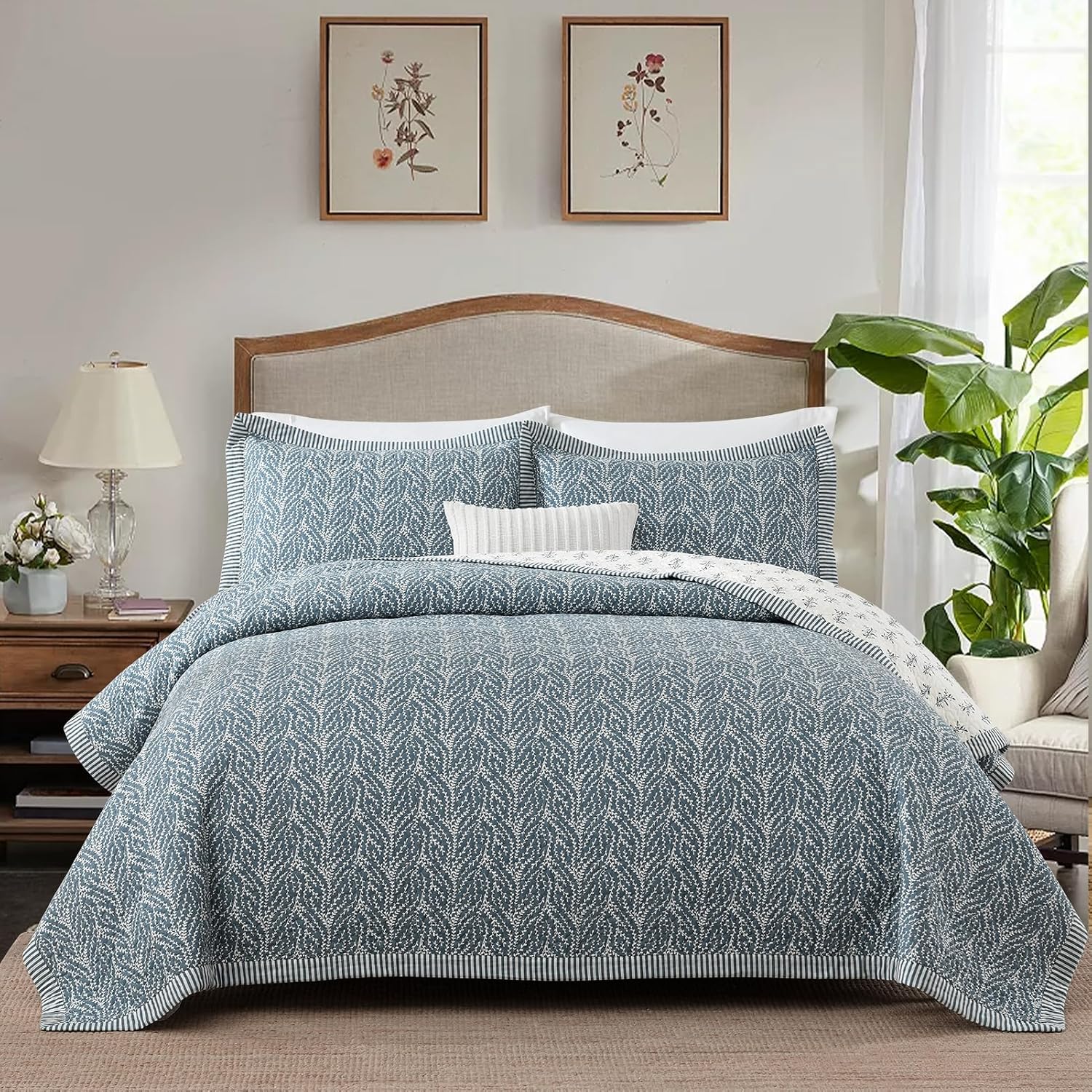 SahSahCasa Quilt Set King Size, 100% Cotton Quilt Bedding Set Bedspread, Botanical Pattern Solid Color Chic Lightweight Quilted Comforter for King Bed, White/Grayish-Blue, All Season, 3 Pieces