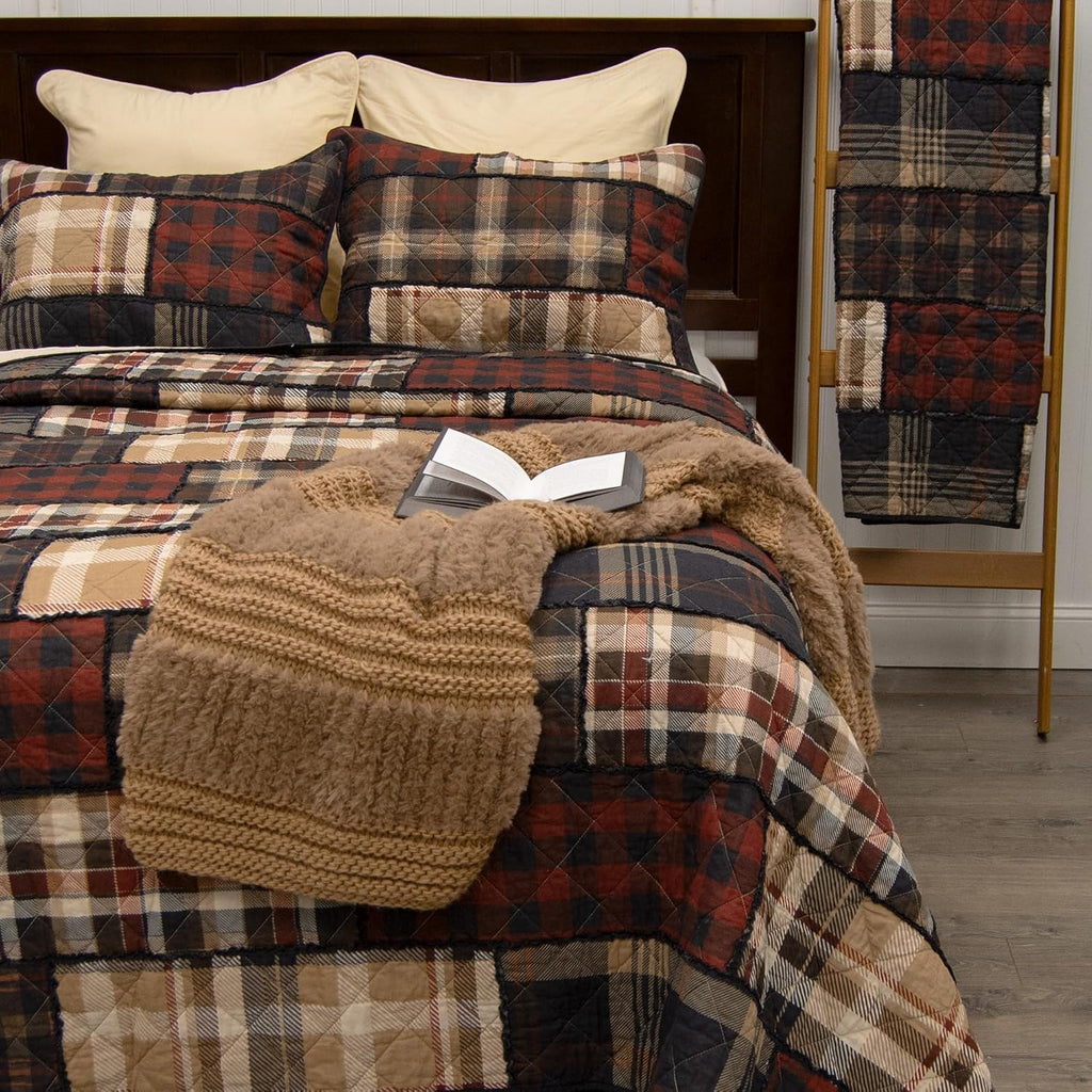 Donna Sharp Full/Queen Bedding Set - 3 Piece - LJ Plaid Cotton Quilt Set with Full/Queen Quilt and Two Standard Pillow Shams - Fits Queen Size and Full Size Beds - Machine Washable