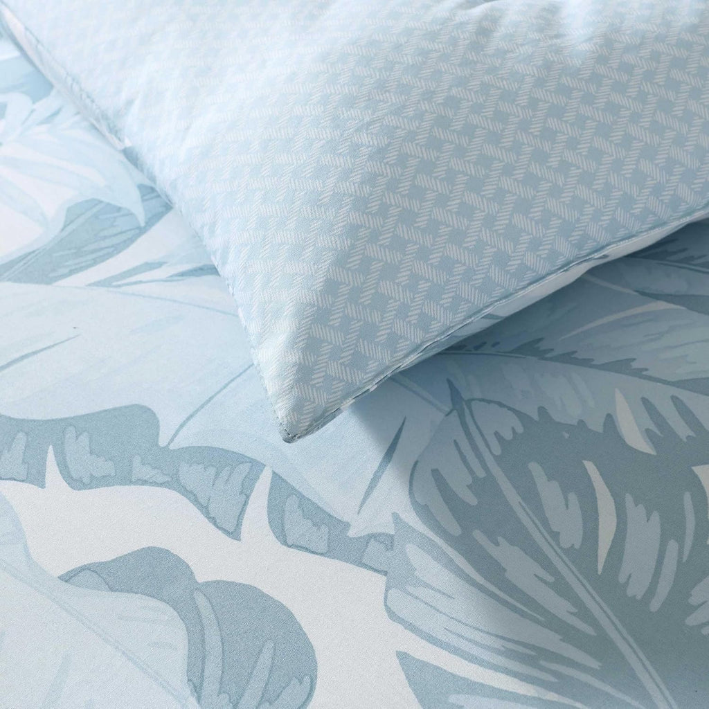 Tommy Bahama - Queen Comforter Set, 100% Cotton Slub Fabric with Soft Breathable Texture, 5 Piece Bed Set with Matching Pillowcases & Bonus Throw Pillows (Palm Serenity Blue)