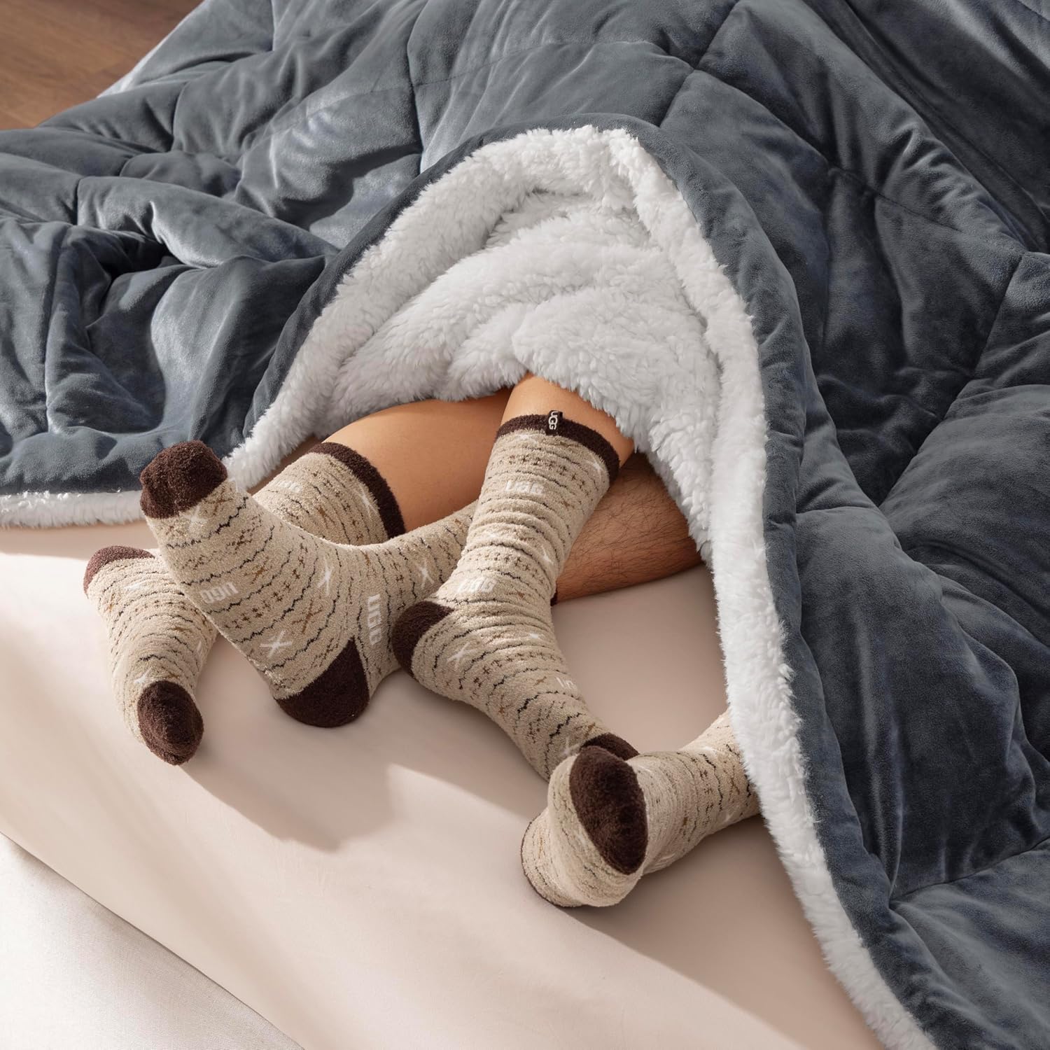 UGG Blissful Queen Comforter Set with 2 Pillow Shams, Reversible Fleece Bed Comforter, Ultra Warm Winter Bed Set, Down Alternative Bedding, Full/Queen Size, Imperial Blue