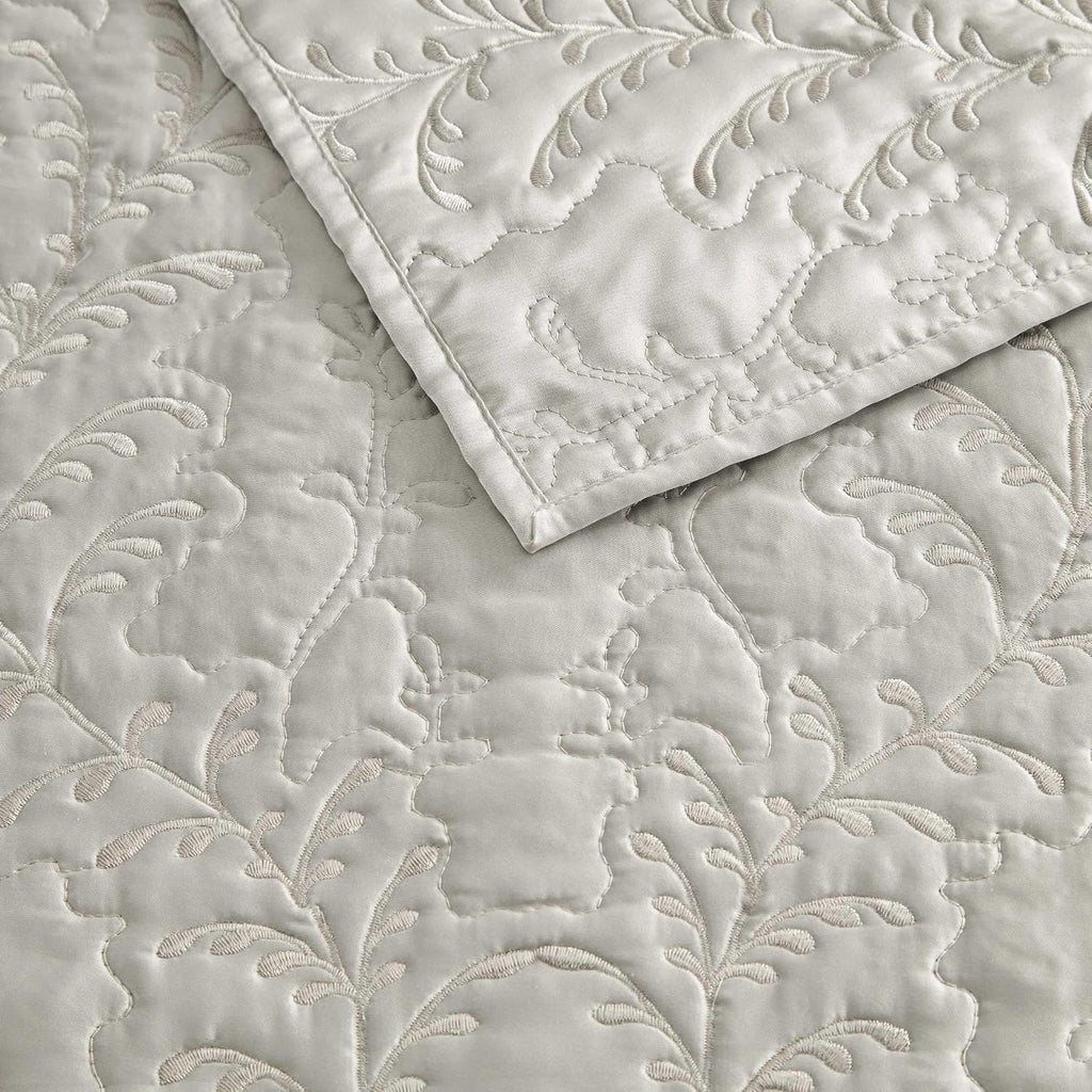 Martha Stewart - King Size Quilt Set, Soft & Smooth Sateen Bedding with a Light and Breathable Feel, 3 Piece Bed Set with Matching Pillowcases (Fern Embroidery Grey)