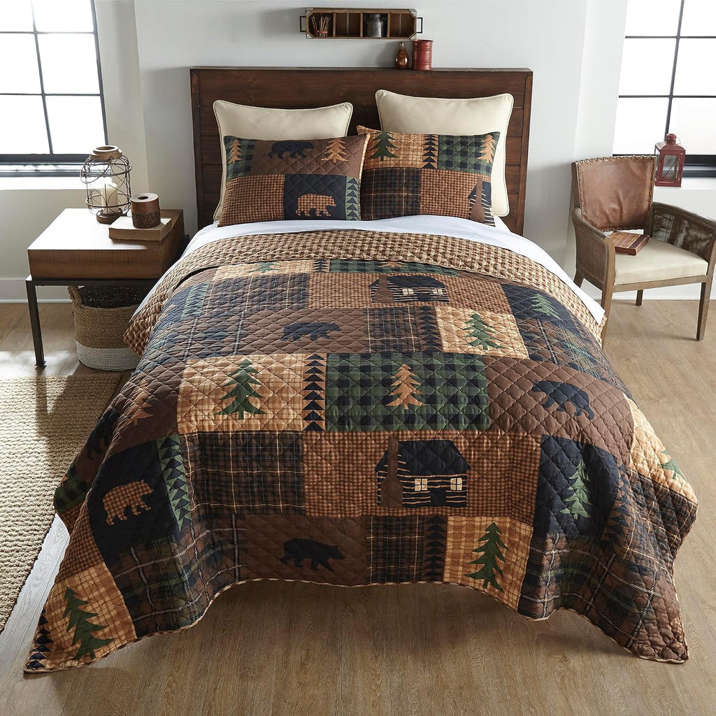 Donna Sharp Brown Bear Cabin- Queen Quilt Set, Measures 90 x 90, Includes 1 Quilt and 2 Standard Shams, Machine Washable