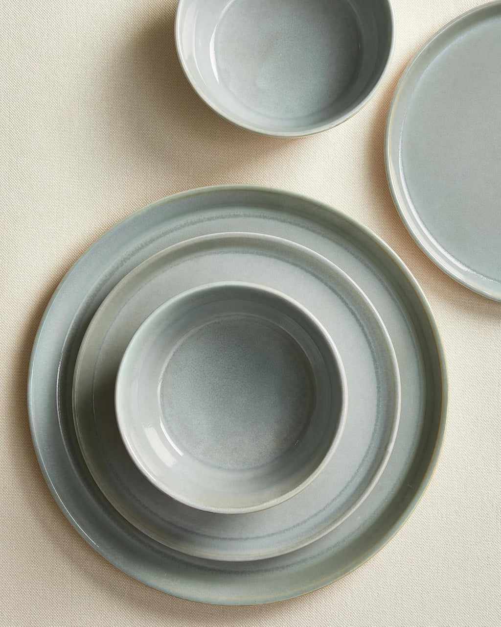 Pokini Dinnerware Sets for 8, Ceramic Plates and Bowls Set, Modern Artisan Dish Set, Microwave & Dishwasher Safe Dishware Set, Chip & Scratch Resistant Dinner Sets, Gradient Green
