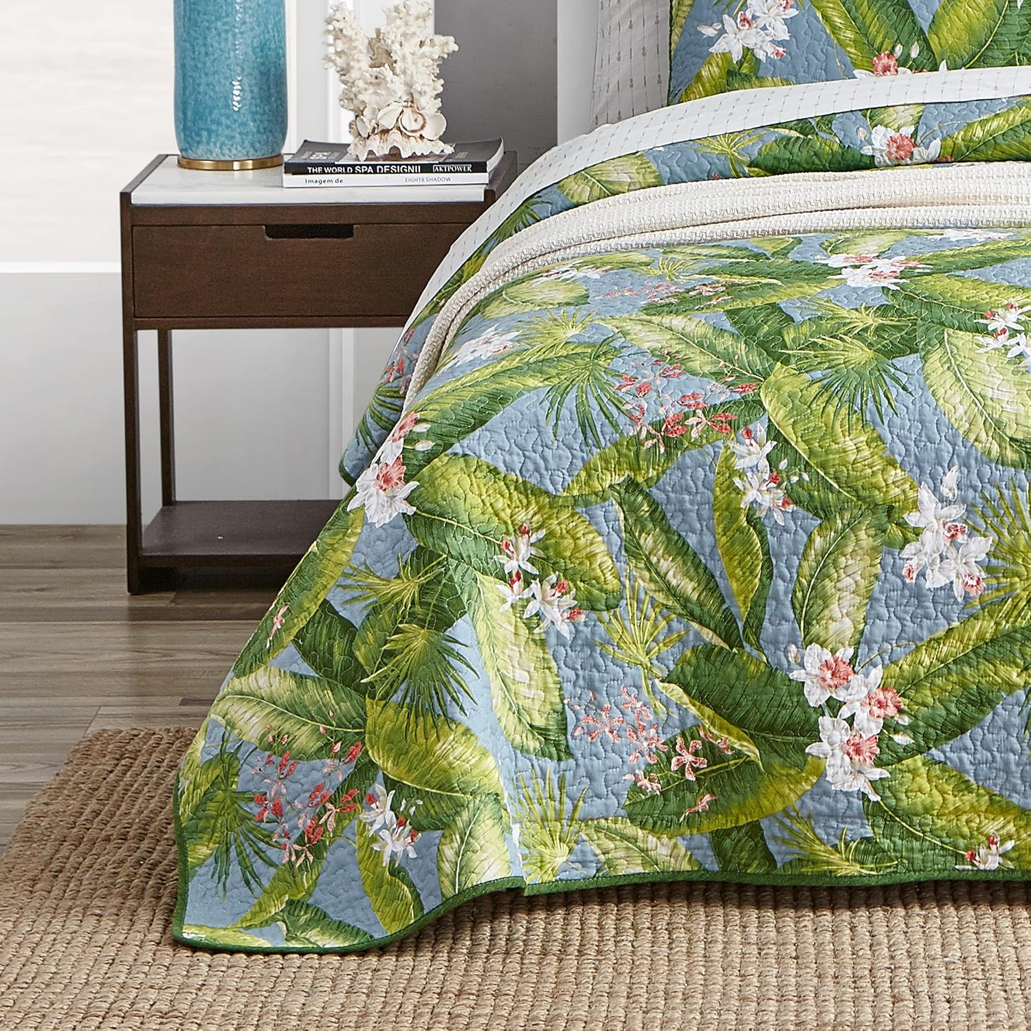 Tommy Bahama Quilt Set Reversible Cotton Bedding with Matching Shams, Lightweight Home Decor for All Seasons, Sky