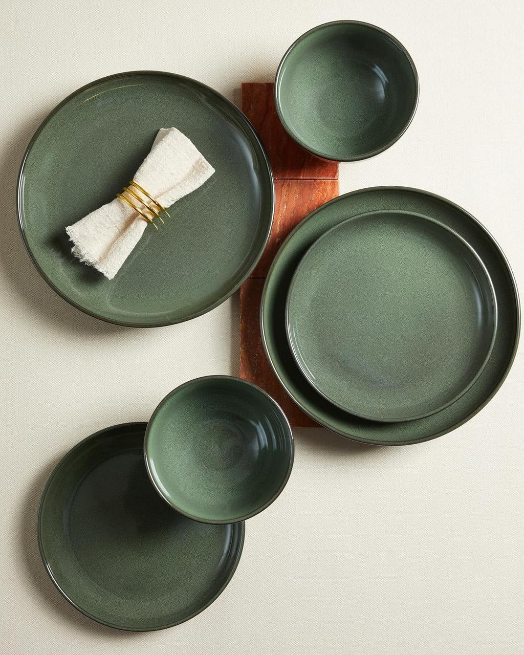 Pokini Plates and Bowls Sets for 8, 24 Piece Dinnerware Set for Large Families & Entertaining, Elegant Design, Dishwasher & Microwave Safe, Chip Resistant and Durable, Forest Green