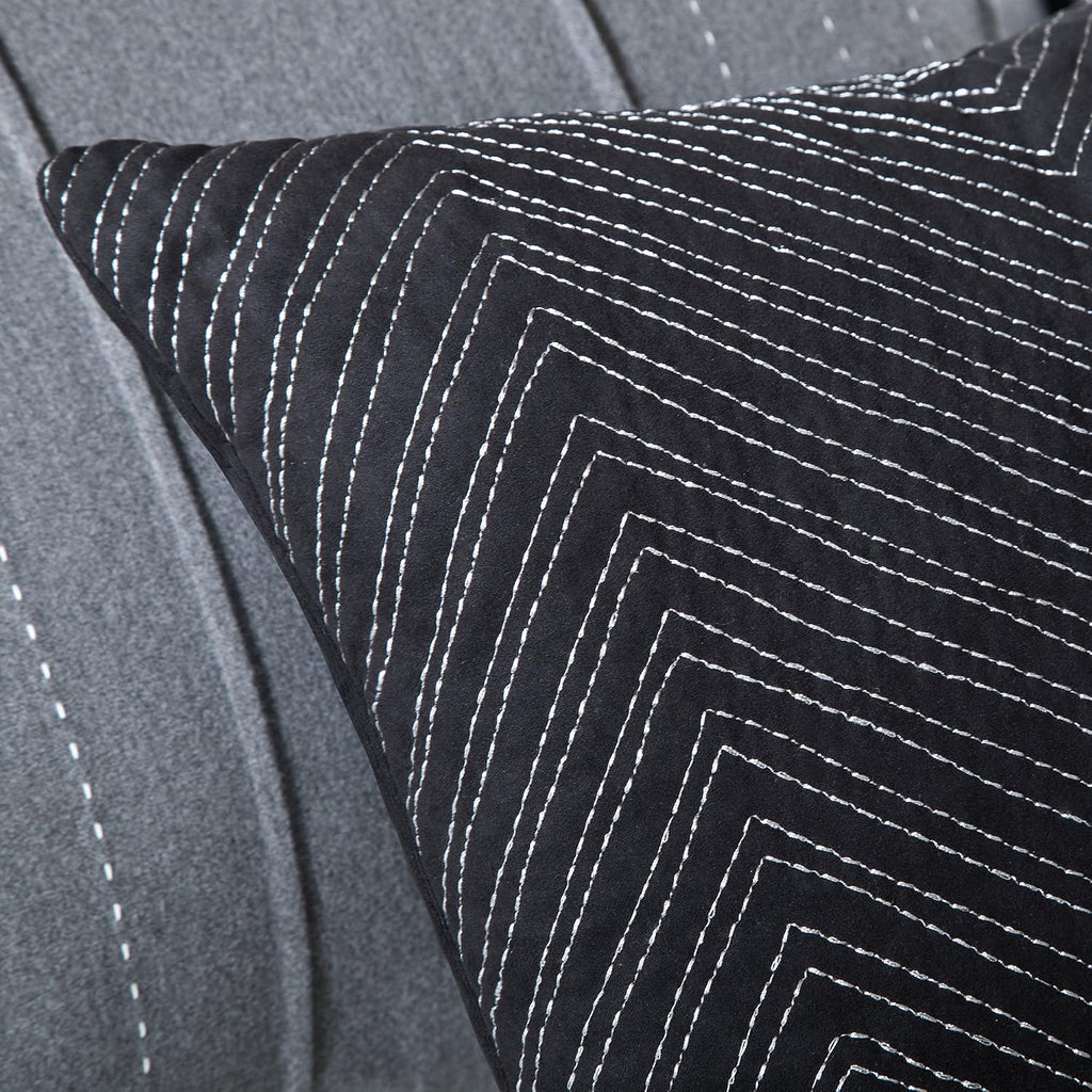 Madison Park Cozy Comforter Set Casual Blocks Design - All Season Bedding, Matching Bed Skirt, Decorative Pillows, Bridgeport Herringbone, Black Dark Grey King(104'x92') 7 Piece