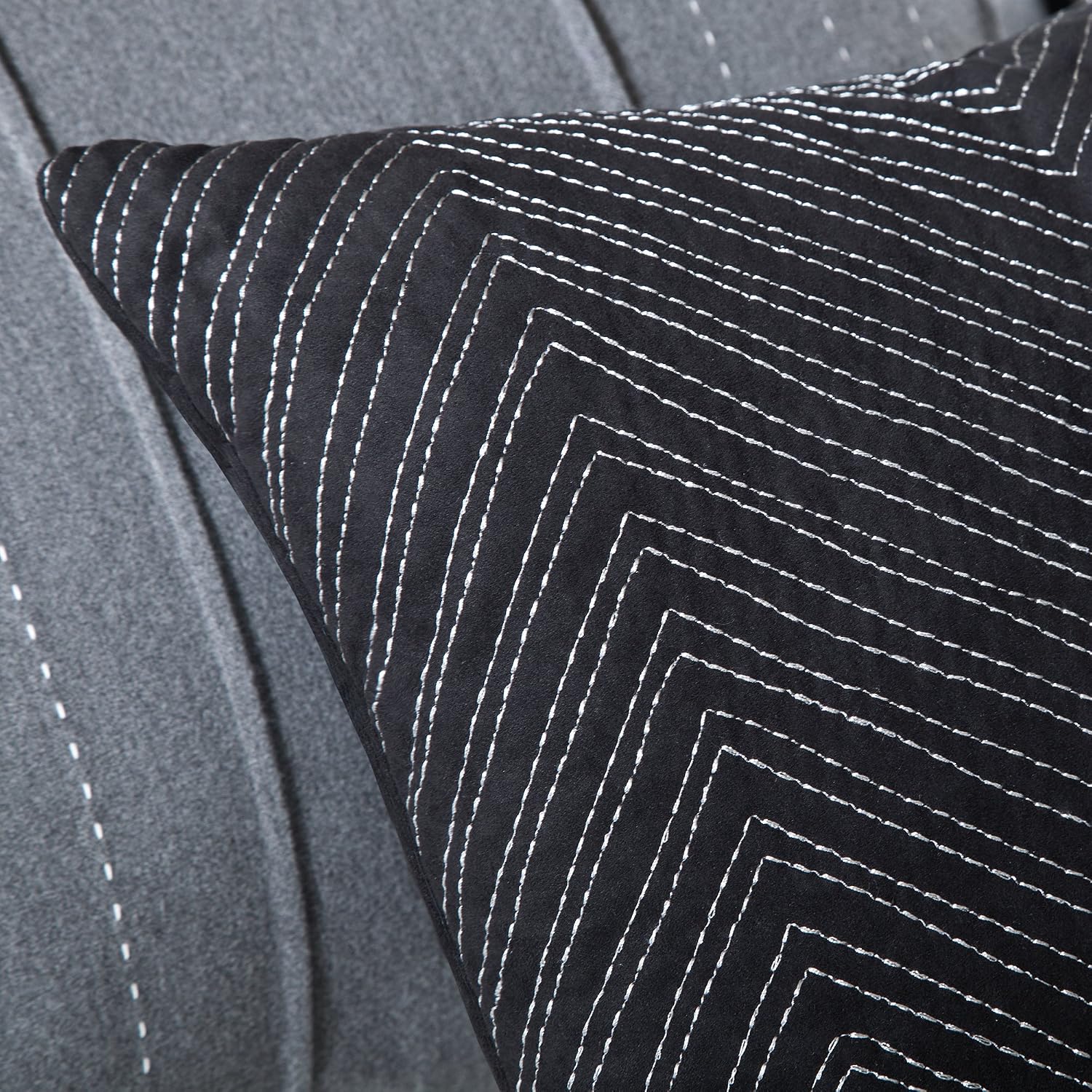 Madison Park Cozy Comforter Set Casual Blocks Design - All Season Bedding, Matching Bed Skirt, Decorative Pillows, Bridgeport Herringbone, Black Dark Grey King(104'x92') 7 Piece