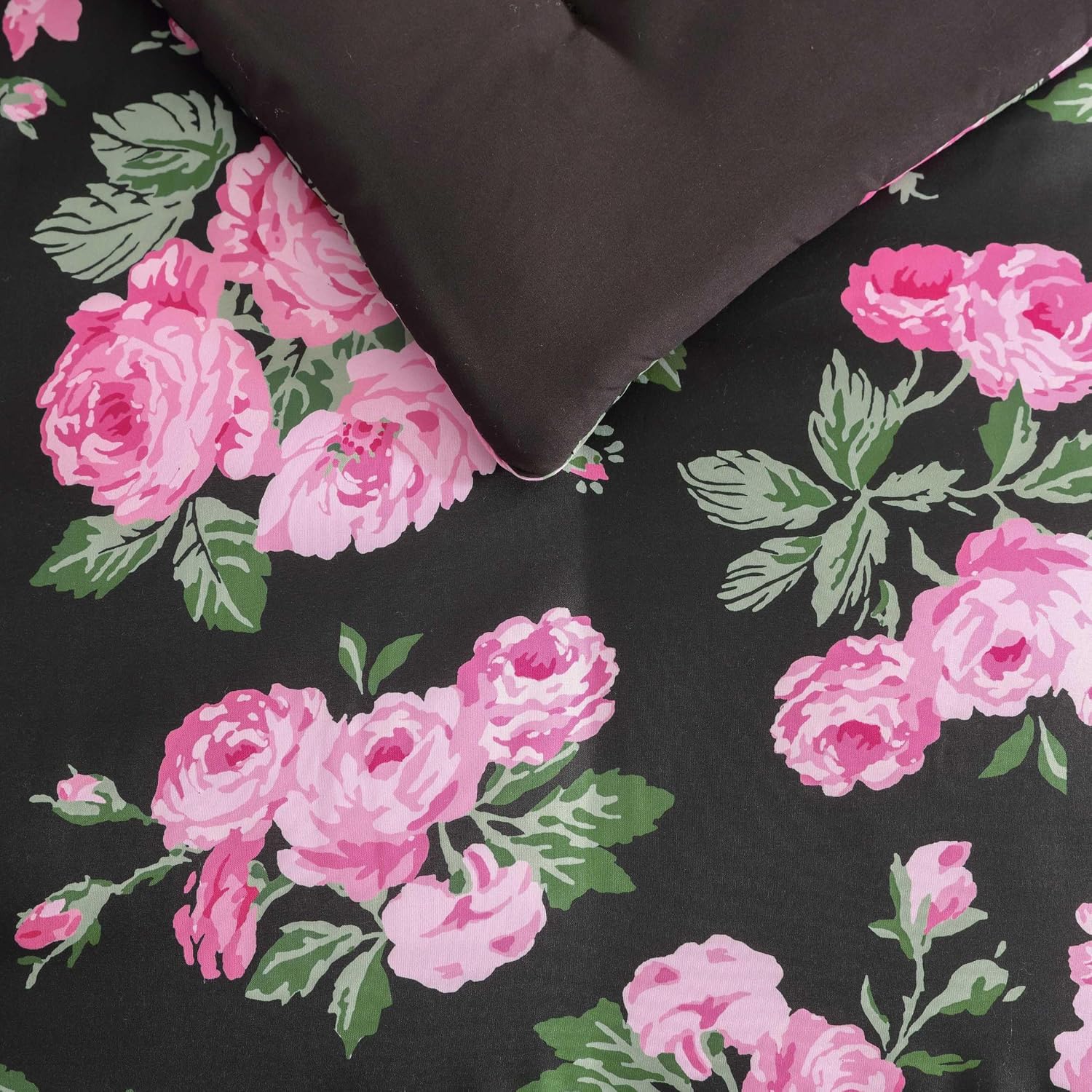 Betsey Johnson - Queen Bedding Set, Wrinkle-Resistant 8 Piece Bed Set, Ultra-Soft Comforter w/Matching Bed Sheets, Pillowcases & Throw Blanket, Lightweight for All-Season Comfort (Garden Floral Pink)
