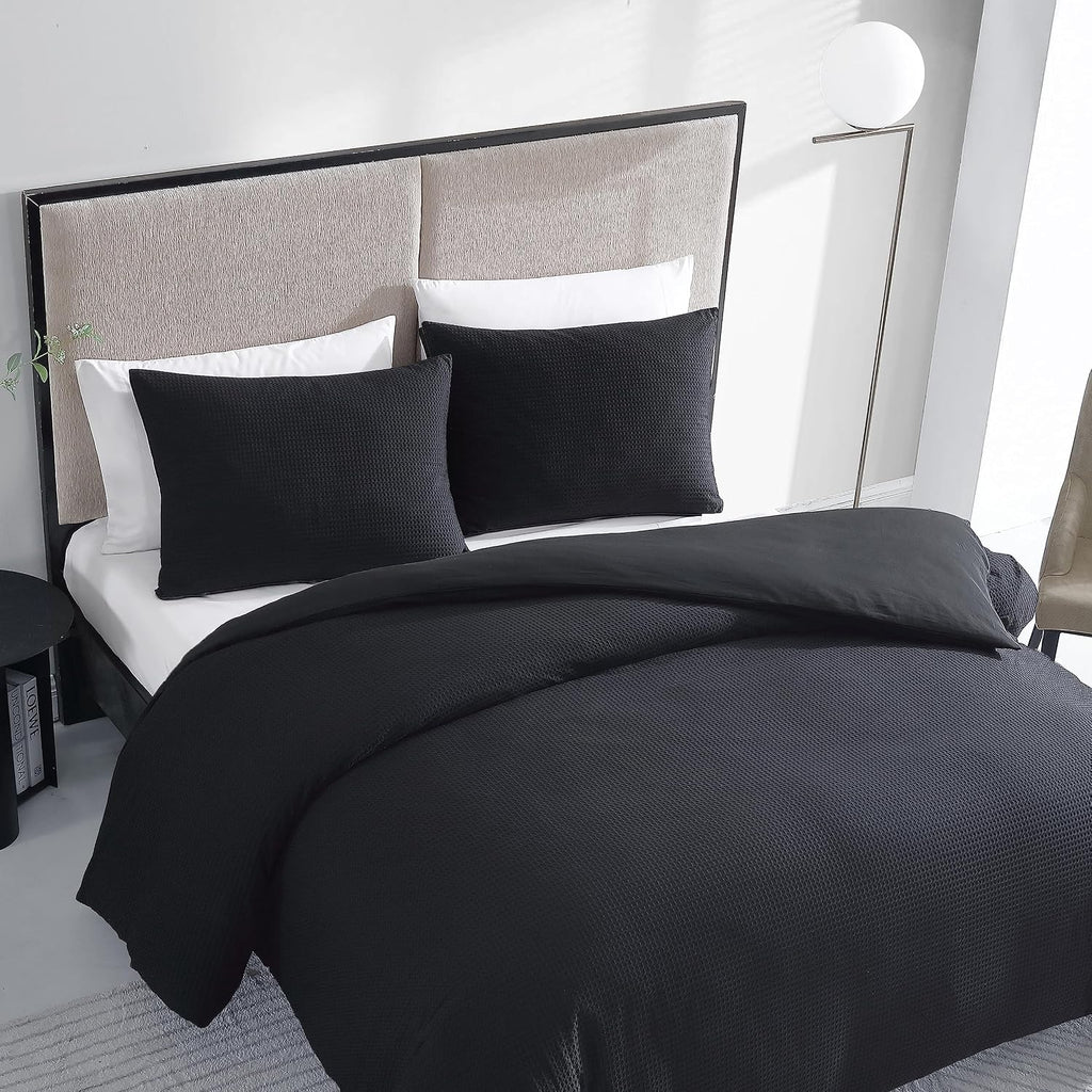 Vera Wang - King Comforter Set, Soft Cotton Bedding with Waffle Pique Texture & Smooth Cotton Percale Reverse, Medium Weight for Year-Round Comfort, 3 Piece Bed Set with Matching Pillowcases (Black)
