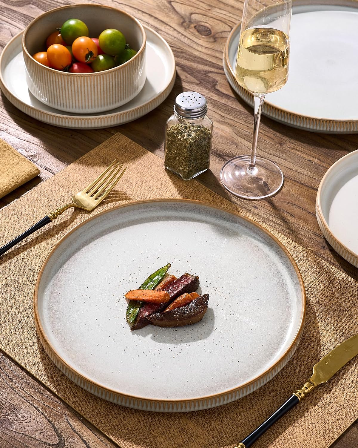 Stoneware Plates and Bowls Dishes Sets for 6 (18-Piece), Famiware Premium Handcrafted Reactive Glaze Dinnerware Set with Raised Rim, Scratch Resistant, Microwave Dishwasher Safe, Cappuccino White
