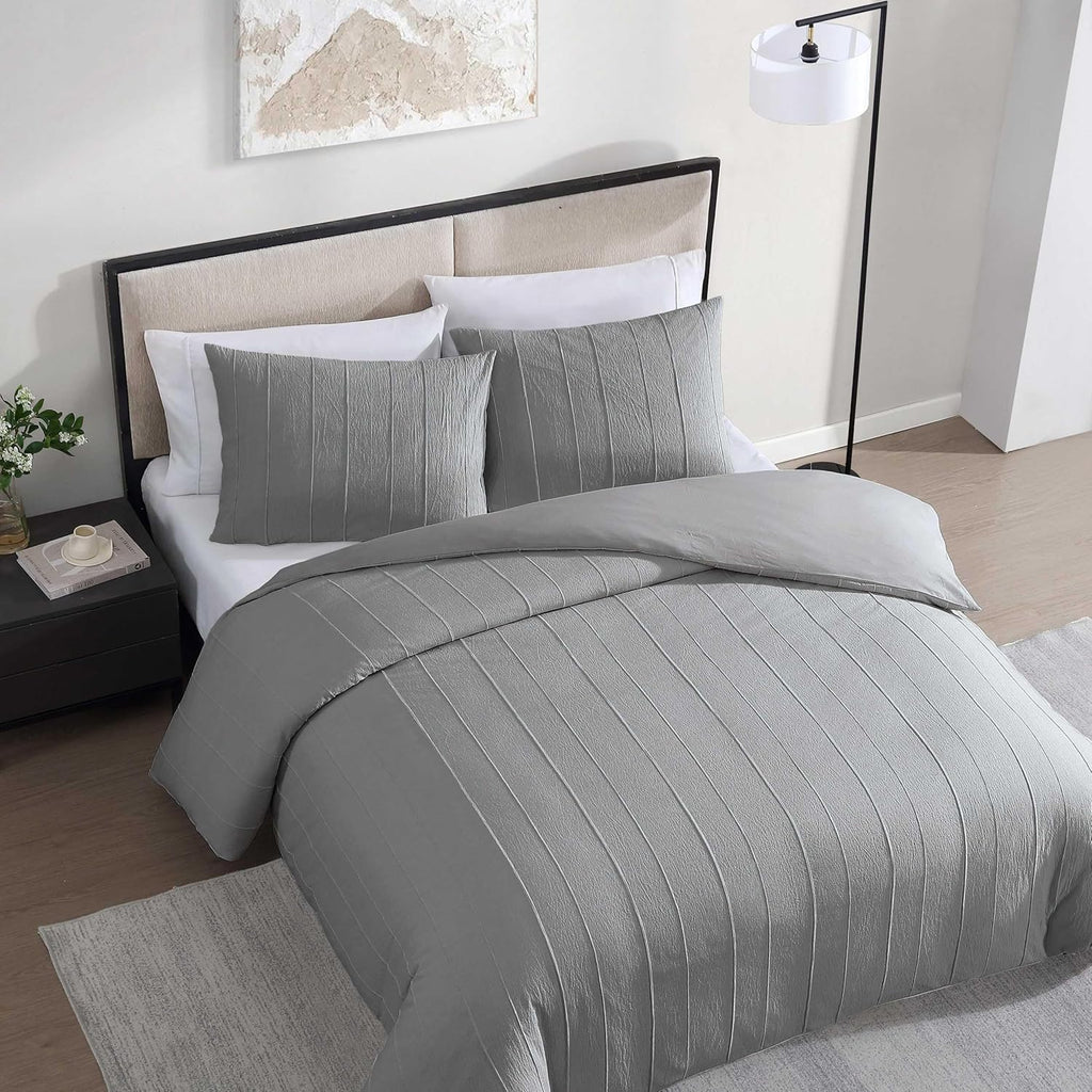 Vera Wang - King Comforter Set, Soft Cotton Bedding w/Smooth Cotton Percale Reverse, Lightweight for Year Round Comfort, 3 Piece Bed Set w/Matching Pillowcases (Woven Tucks Grey)