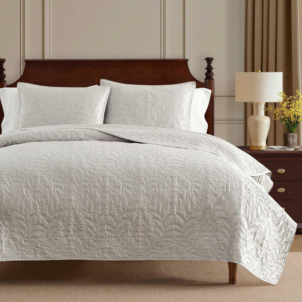 Martha Stewart - King Size Quilt Set, Soft & Smooth Sateen Bedding with a Light and Breathable Feel, 3 Piece Bed Set with Matching Pillowcases (Fern Embroidery Grey)