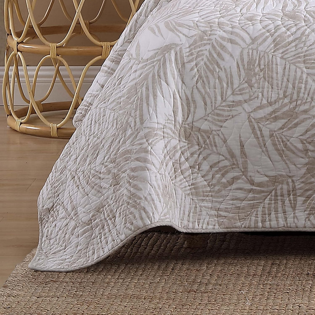Tommy Bahama - Twin Quilt Set, Reversible Cotton Bedding with Matching Sham, Pre-Washed for Added Softness, Dorm Essentials (Palmday Beige)