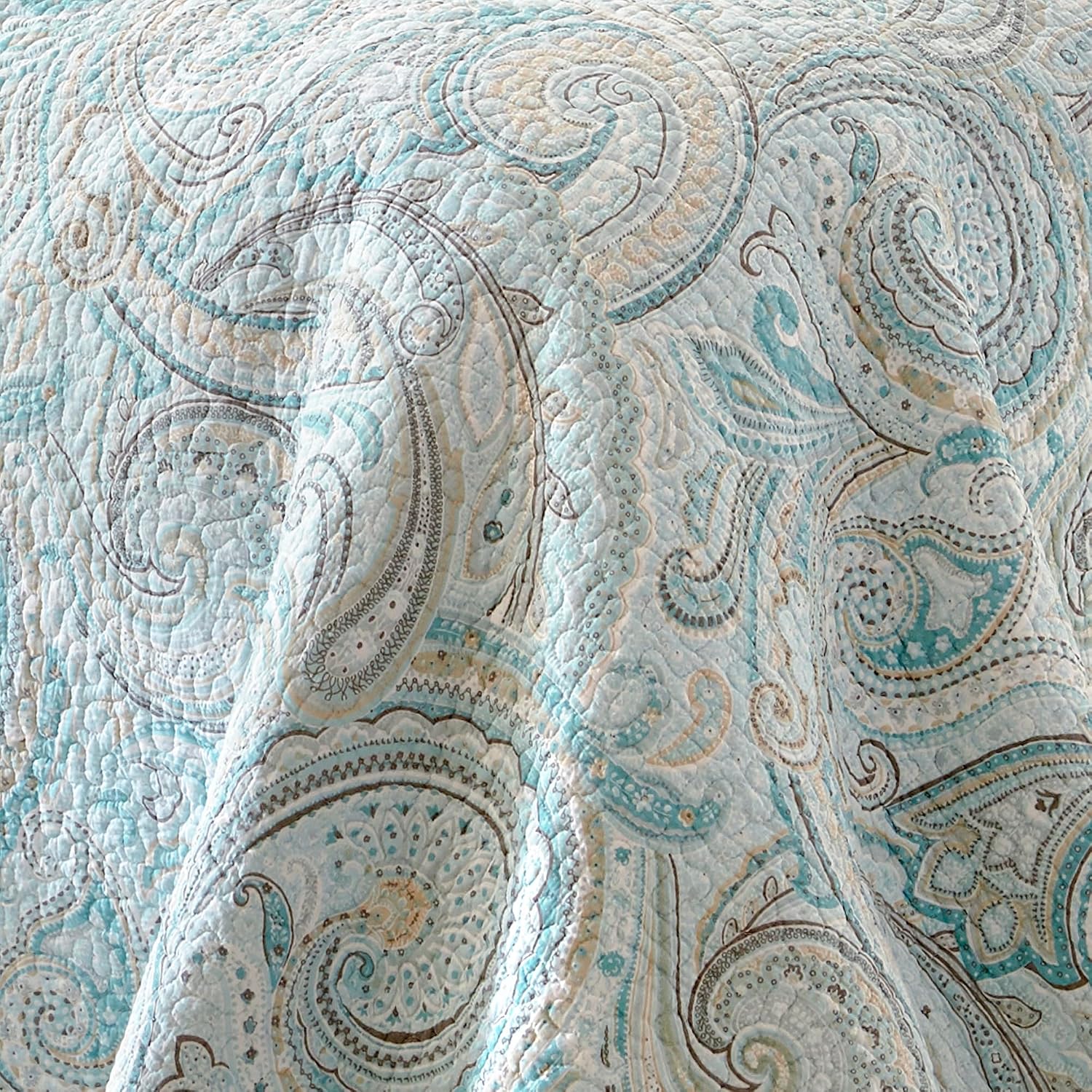 Levtex Home - Spruce Spa Quilt Set - Twin/Twin XL Quilt (68x86in.) + One Standard Pillow Sham (26x20in.) - Paisley Pattern in Soft Spand Tan Hues - Reversible - Cotton