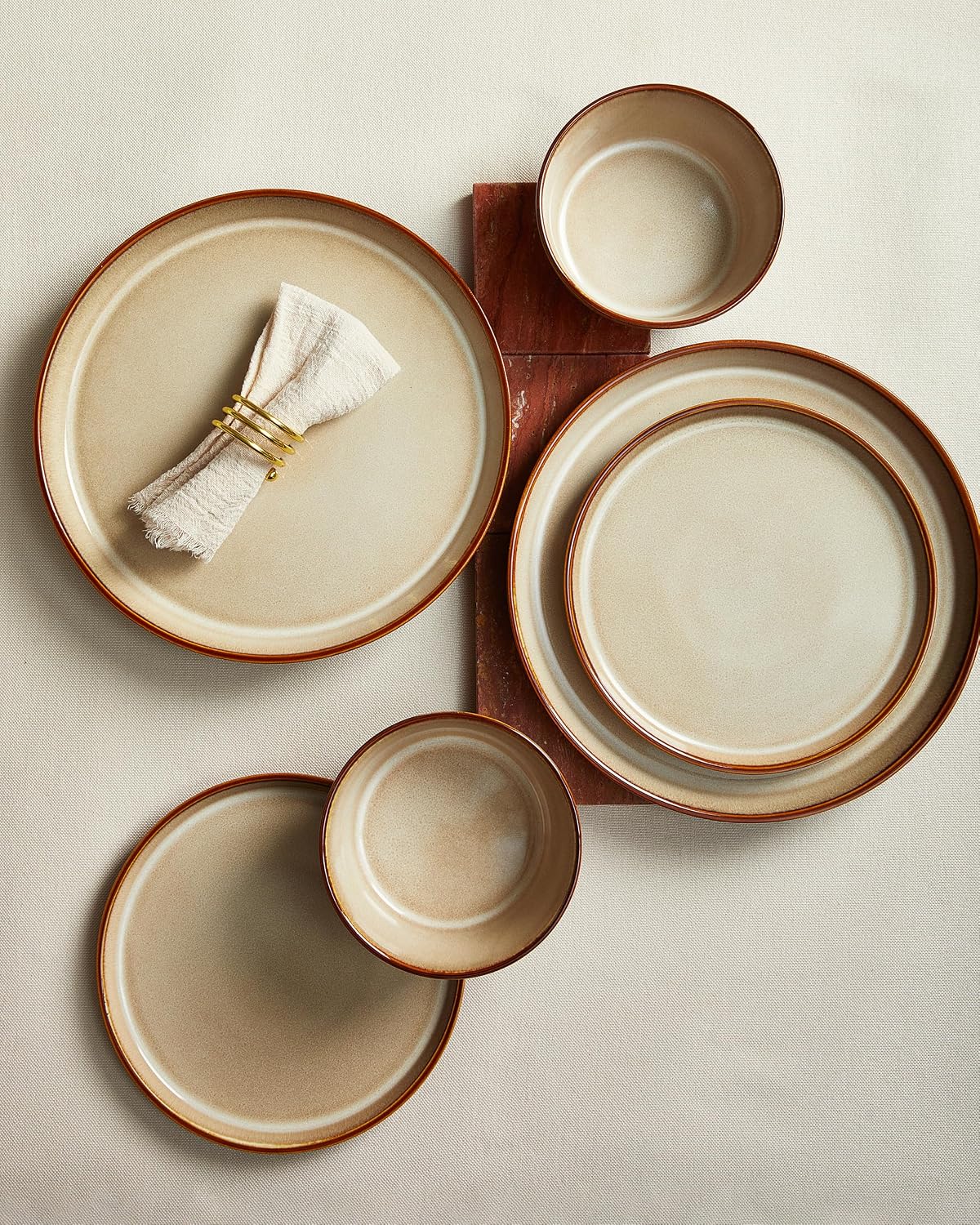 Pokini Dinnerware Set for 8, Ceramic Dish Sets, Plate and Bowl Set, Microwave & Dishwasher Safe Dishware Set, Chip & Scratch Resistant Dinner Set, One-of-a-Kind Design, Amber Brown