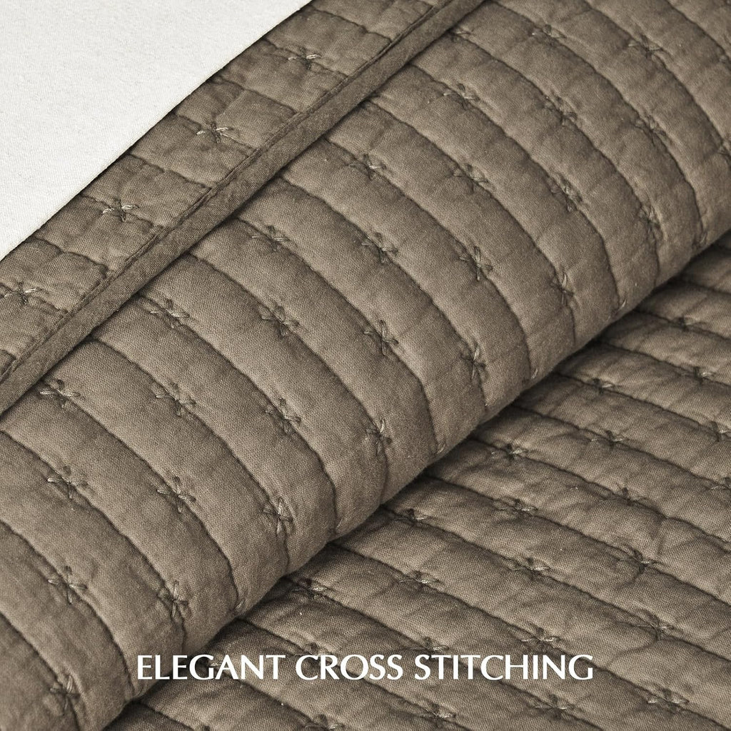 EVERGRACE Cross Stitch Pre-Washed Cotton Quilt Bedding Set Queen Size, Oversized 3 Pieces Lightweight Bedspread Coverlet for All Season, with 2 Matching Shams, Mocha Brown, 92'x96'