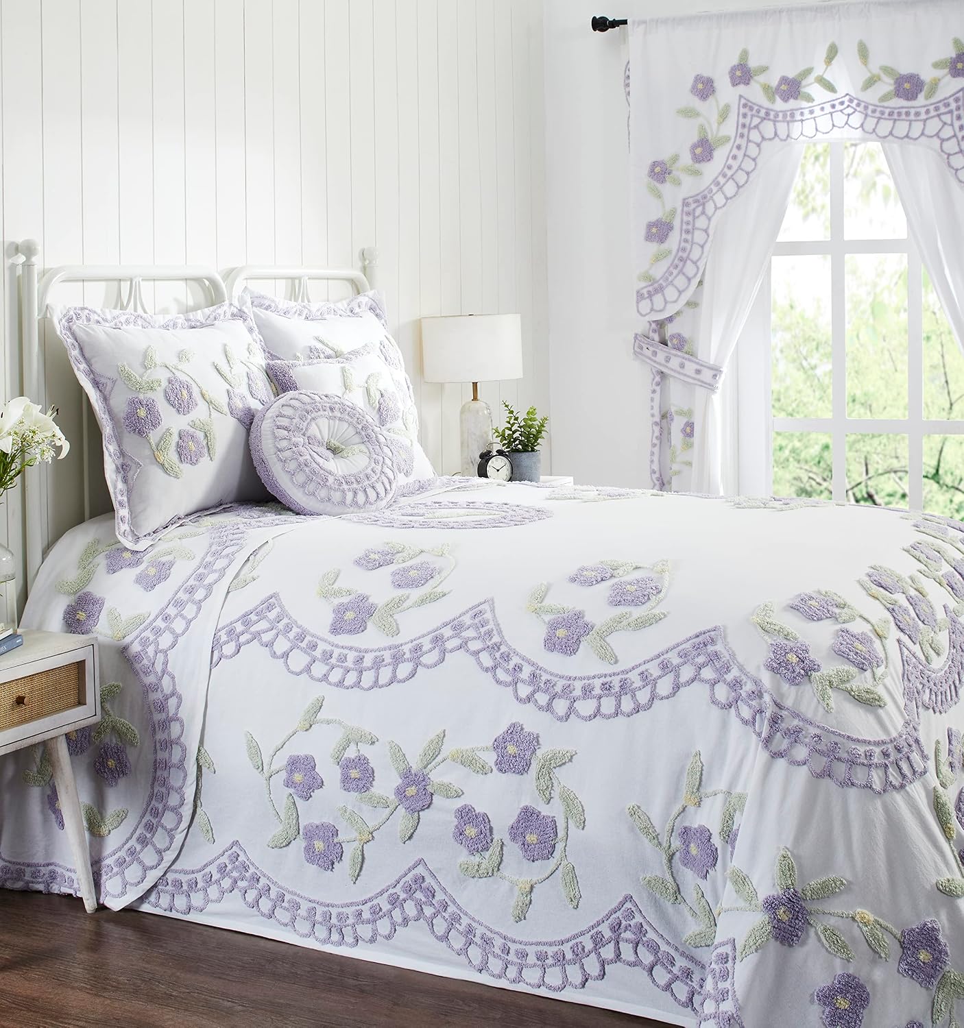 Better Trends Bloomfield Collection is Super Soft and Light Weight in Floral Design 100% Cotton Tufted Unique Luxurious Machine Washable Tumble Dry, Queen Bedspread, Lavender