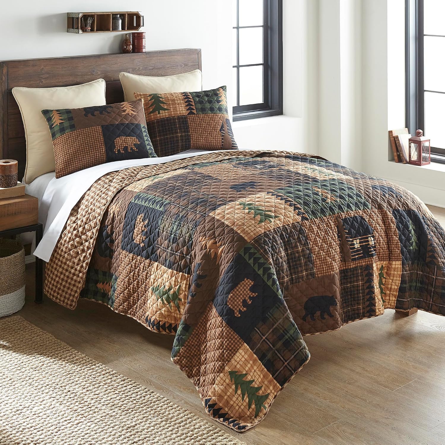 Donna Sharp Brown Bear Cabin- Queen Quilt Set, Measures 90 x 90, Includes 1 Quilt and 2 Standard Shams, Machine Washable