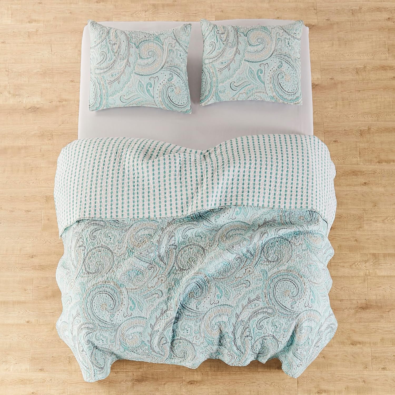 Levtex Home - Spruce Spa Quilt Set - Twin/Twin XL Quilt (68x86in.) + One Standard Pillow Sham (26x20in.) - Paisley Pattern in Soft Spand Tan Hues - Reversible - Cotton