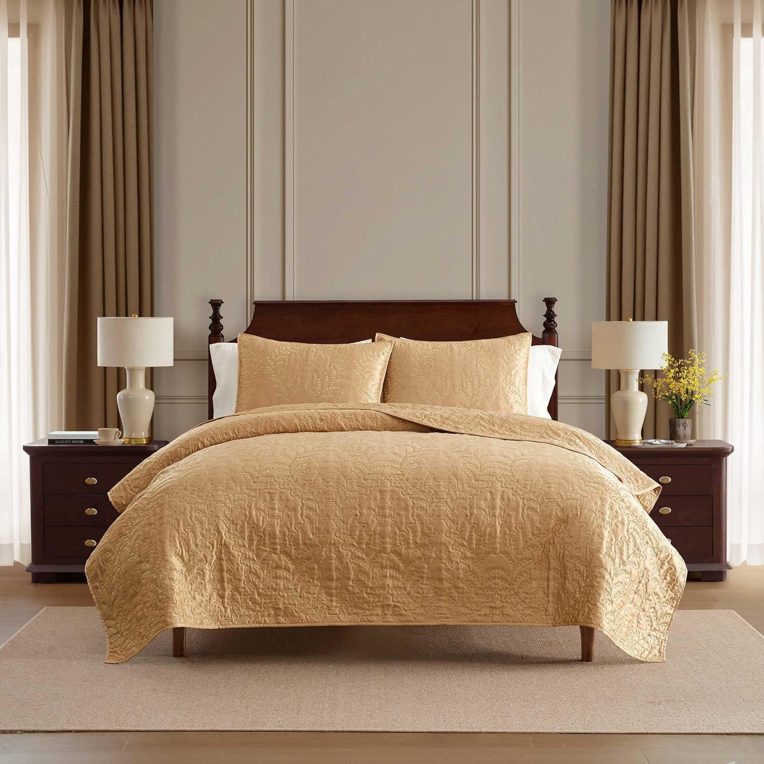 Martha Stewart - King Size Quilt Set, Soft & Smooth Sateen Bedding with a Light and Breathable Feel, 3 Piece Bed Set with Matching Pillowcases (Fern Embroidery Beige)
