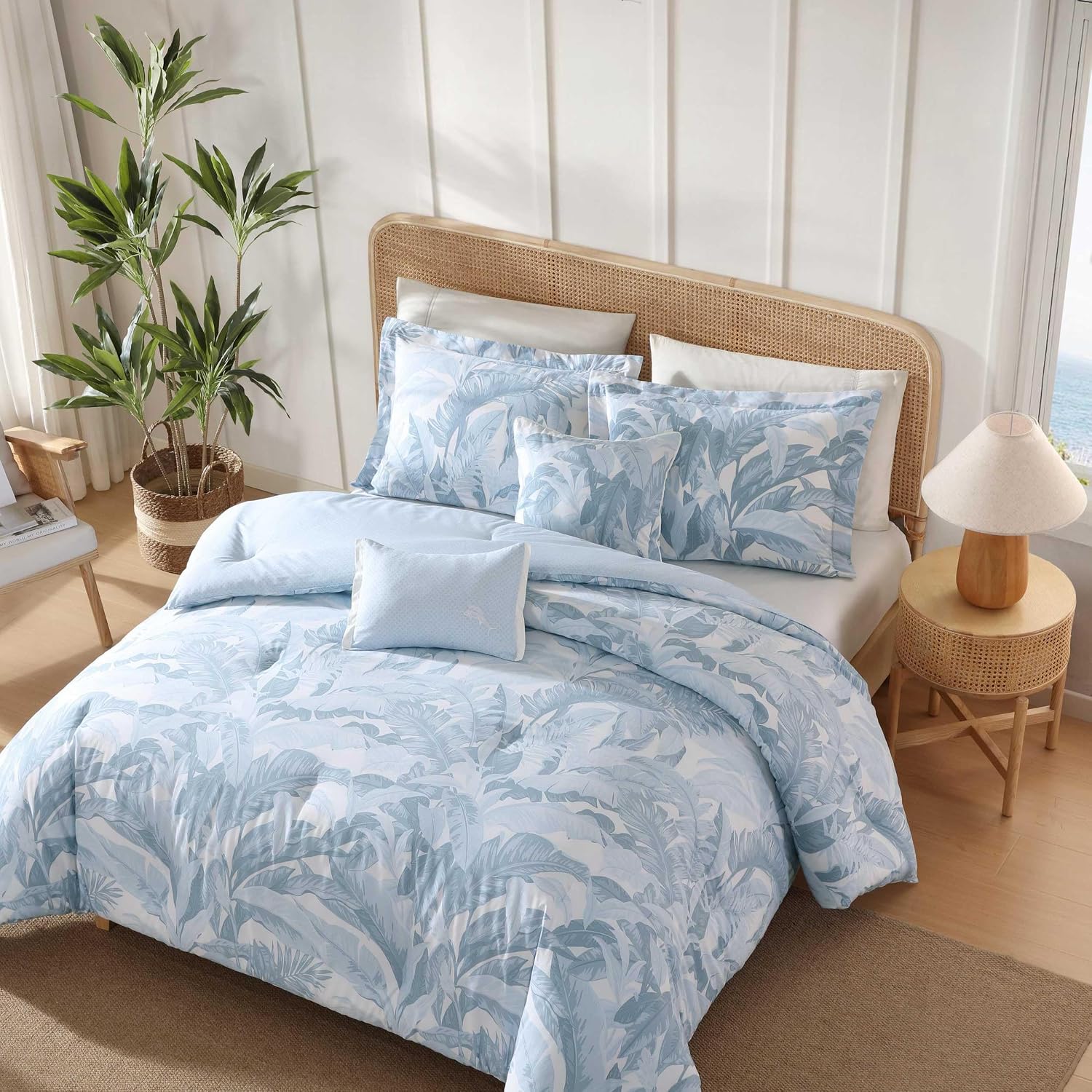 Tommy Bahama - Queen Comforter Set, 100% Cotton Slub Fabric with Soft Breathable Texture, 5 Piece Bed Set with Matching Pillowcases & Bonus Throw Pillows (Palm Serenity Blue)