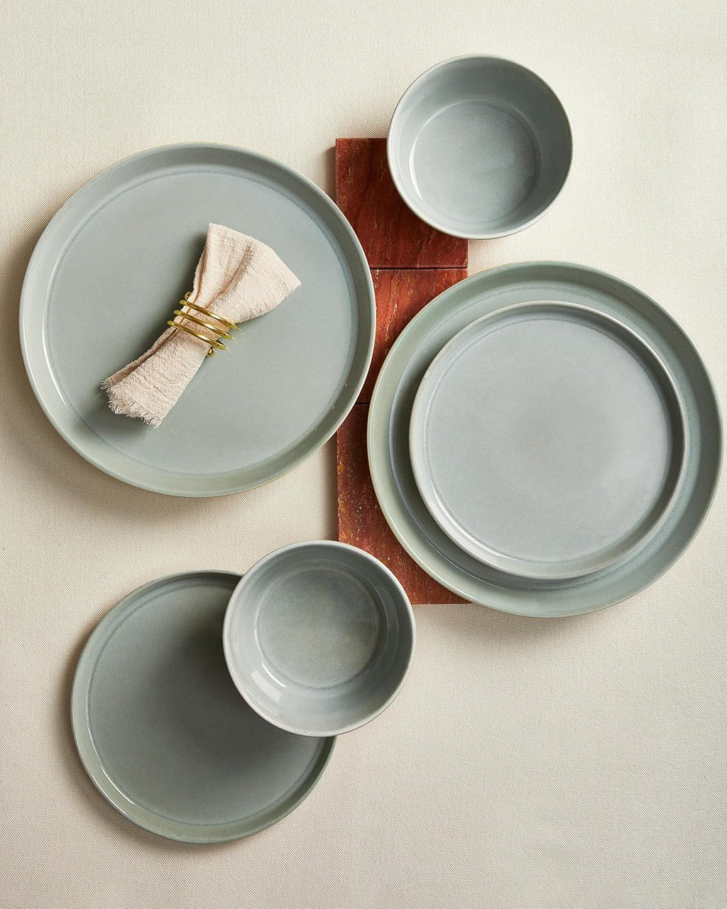Pokini Dinnerware Sets for 8, Ceramic Plates and Bowls Set, Modern Artisan Dish Set, Microwave & Dishwasher Safe Dishware Set, Chip & Scratch Resistant Dinner Sets, Gradient Green