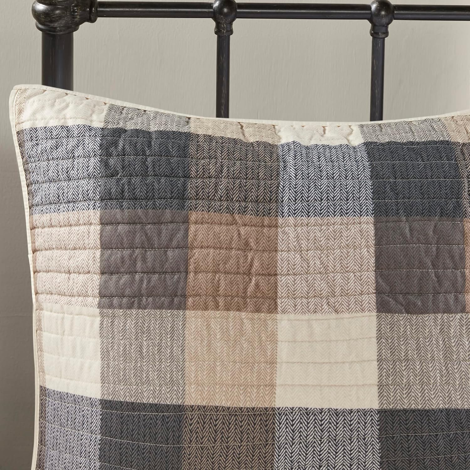Madison Park Reversible Quilt Cabin Lifestyle Plaid Design - All Season, Breathable Coverlet Bedspread Bedding Set, Matching Shams, King/Cal King(104'x92'), Neutral 6 Piece