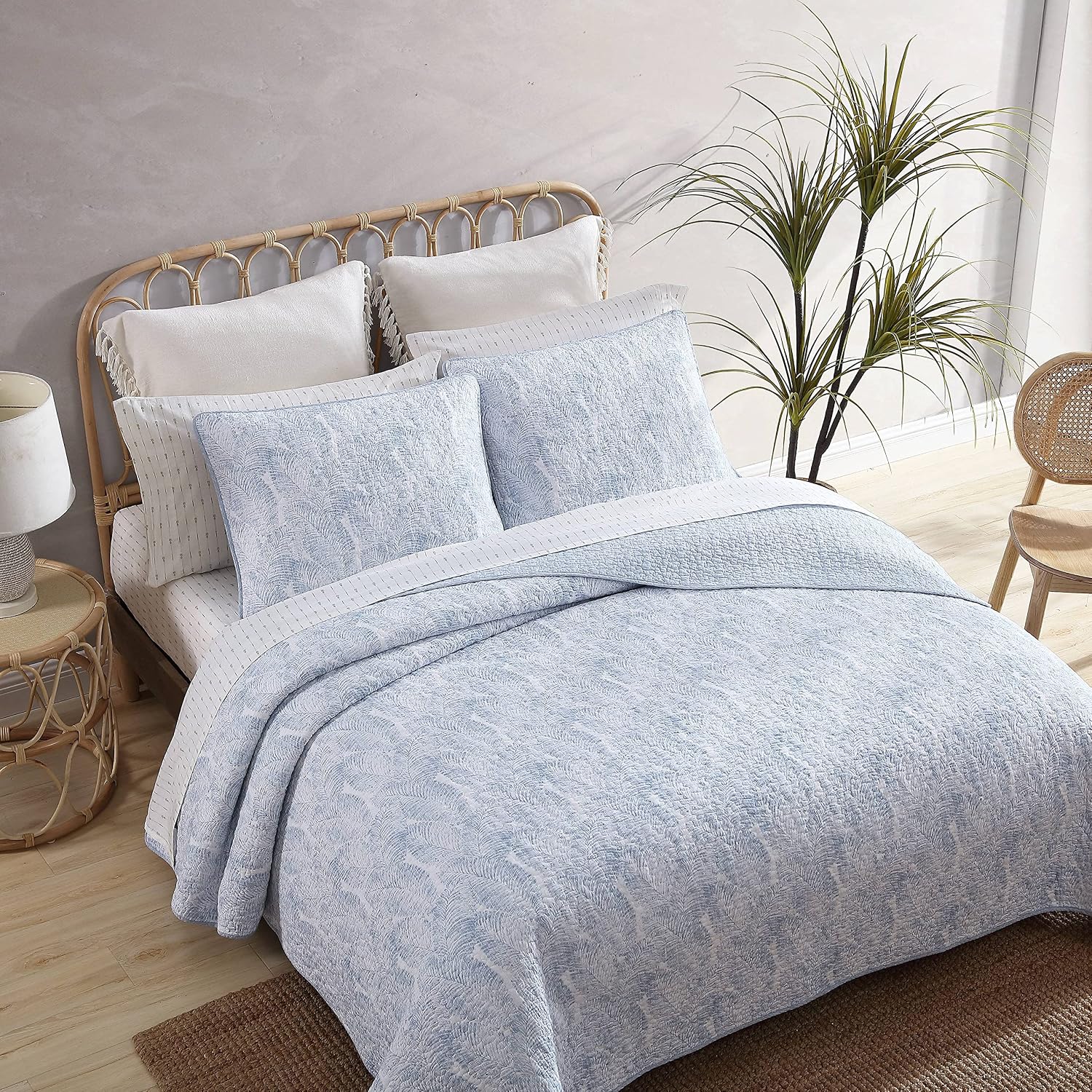 Tommy Bahama - Twin Quilt Set, Reversible Cotton Bedding with Matching Sham, Pre-Washed for Added Softness, Dorm Essentials (Distressed Water Leaves Blue)