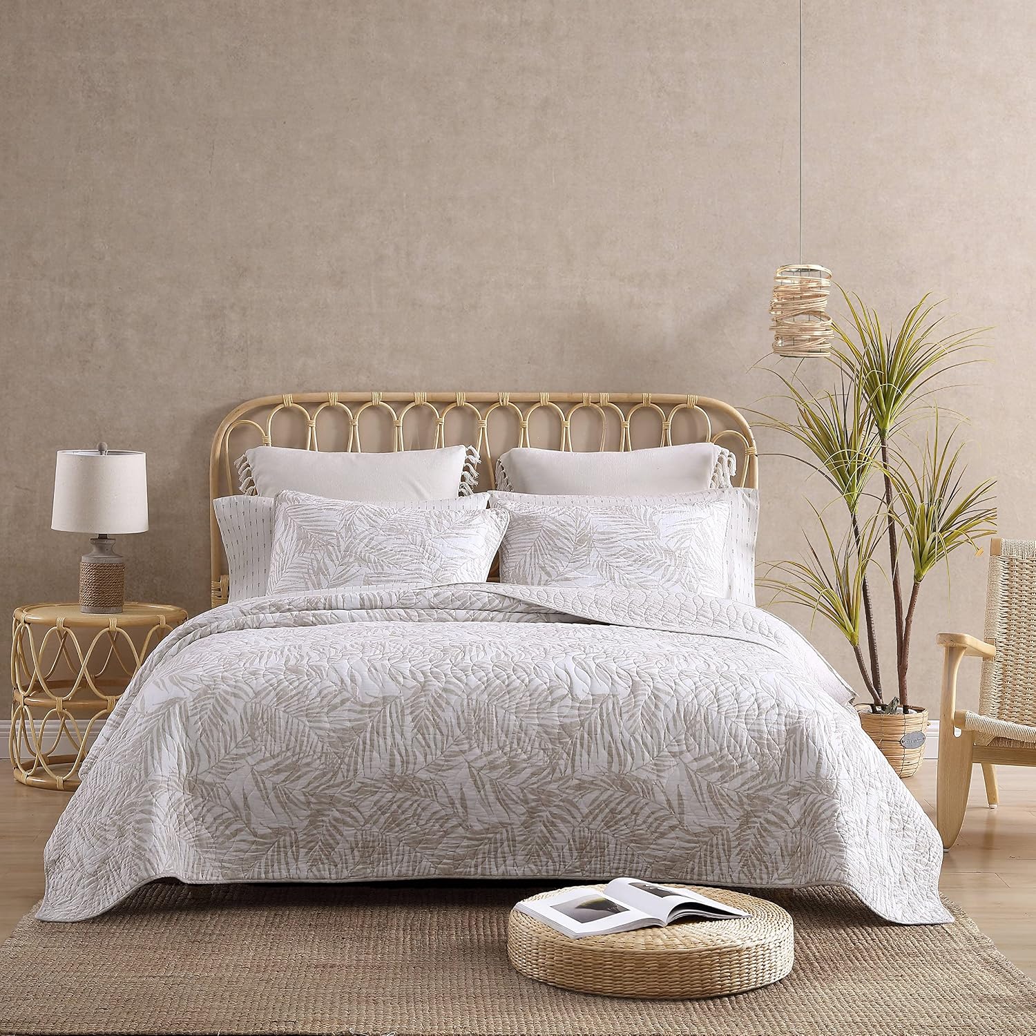 Tommy Bahama - Twin Quilt Set, Reversible Cotton Bedding with Matching Sham, Pre-Washed for Added Softness, Dorm Essentials (Palmday Beige)