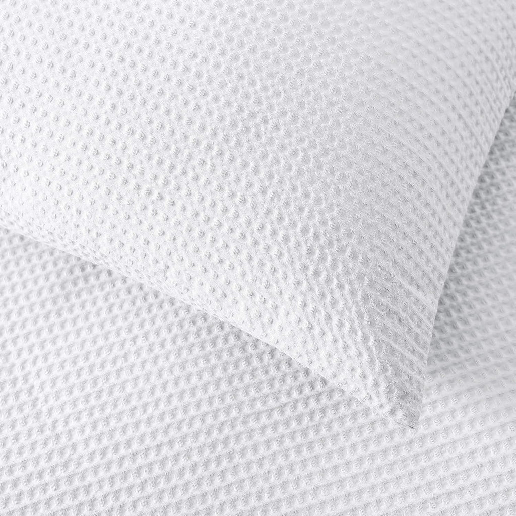 Vera Wang - King Comforter Set, Soft Cotton Bedding with Waffle Pique Texture & Smooth Cotton Percale Reverse, Medium Weight for Year-Round Comfort, 3 Piece Bed Set with Matching Pillowcases (White)
