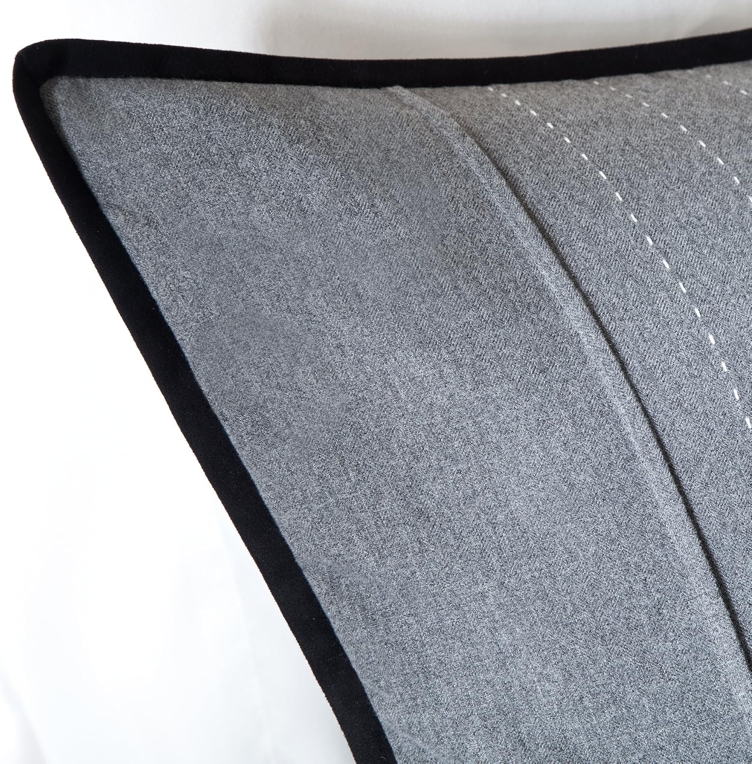 Madison Park Cozy Comforter Set Casual Blocks Design - All Season Bedding, Matching Bed Skirt, Decorative Pillows, Bridgeport Herringbone, Black Dark Grey King(104'x92') 7 Piece