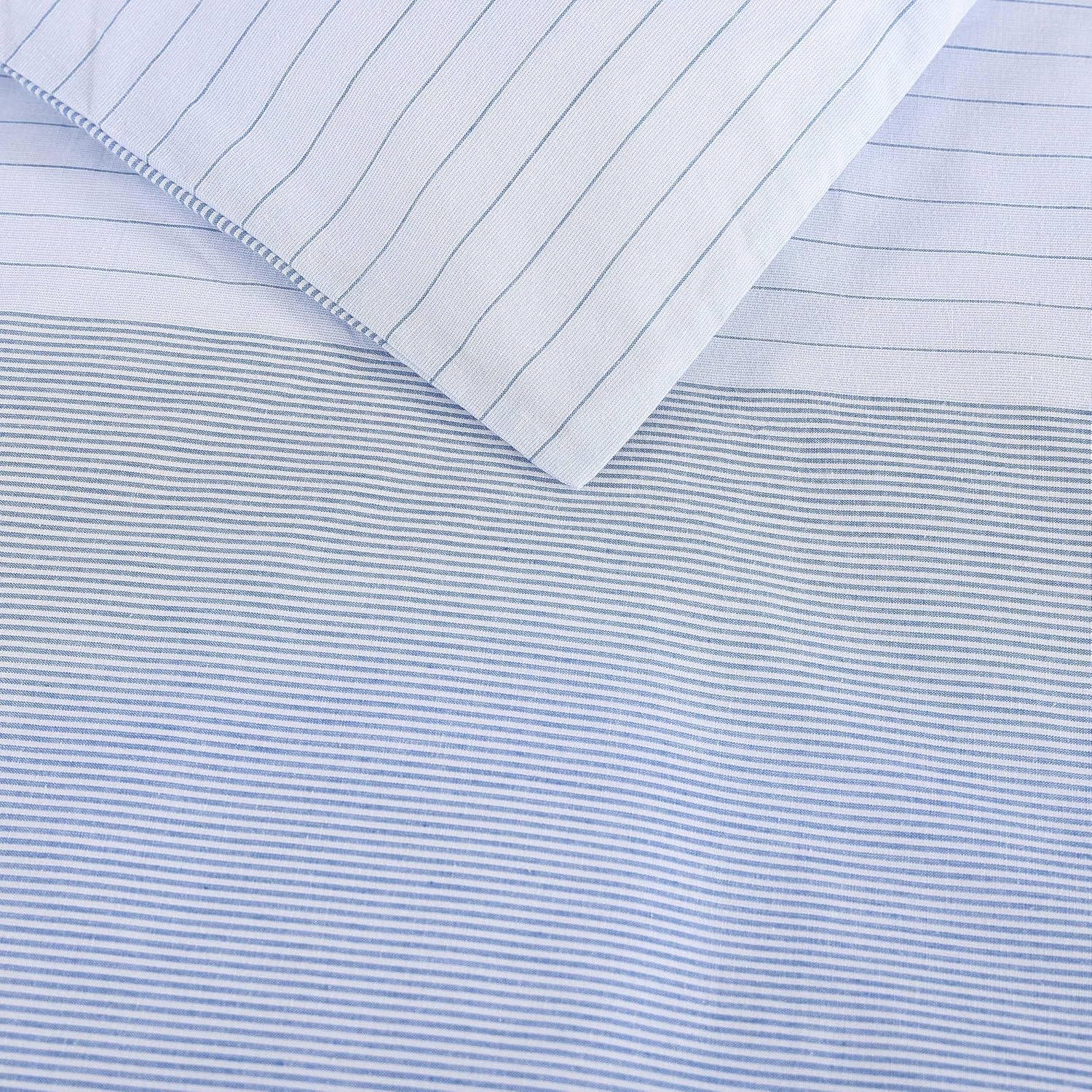 Tommy Hilfiger - Full/Queen Comforter Set, Super Soft Bedding with Matching Sham, Breathable Bed Essentials (Modern Stripe White, Full/Queen)