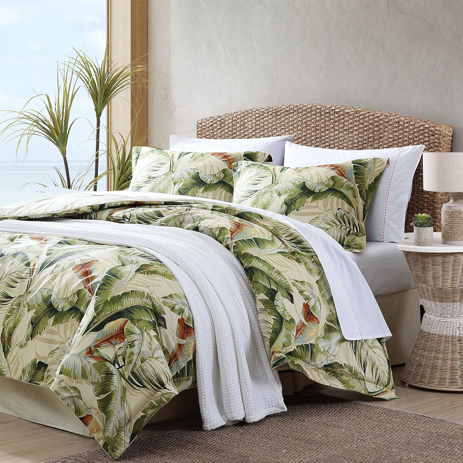Tommy Bahama - Queen Comforter Set, Naturally Soft & Smooth Cotton Sateen Bedding with Matching Pillowcases & Bed Skirt, Medium Weight 4 Piece Bed Set (Palmiers Green)