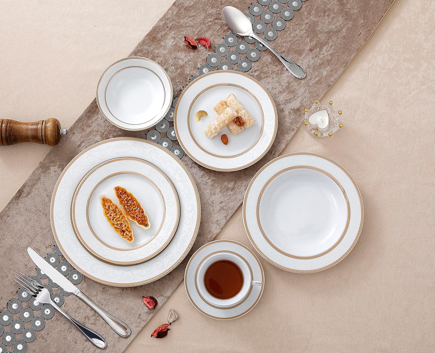 Lorenzo Amelia 57-Piece Dinnerware Set, Service for 8