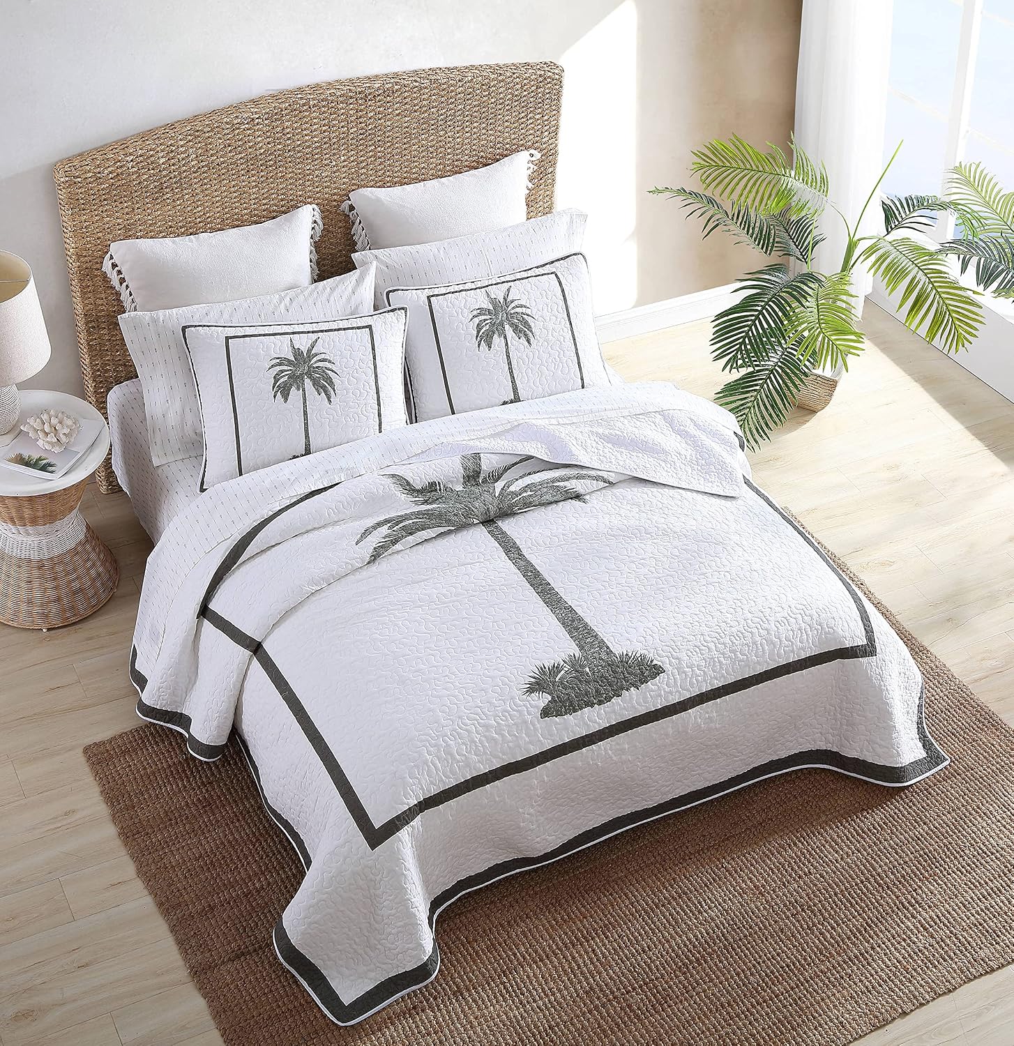 Tommy Bahama - King Quilt, Reversible Cotton Bedding, Breathable Bedding Set for All Seasons (Palm Island Green, King)